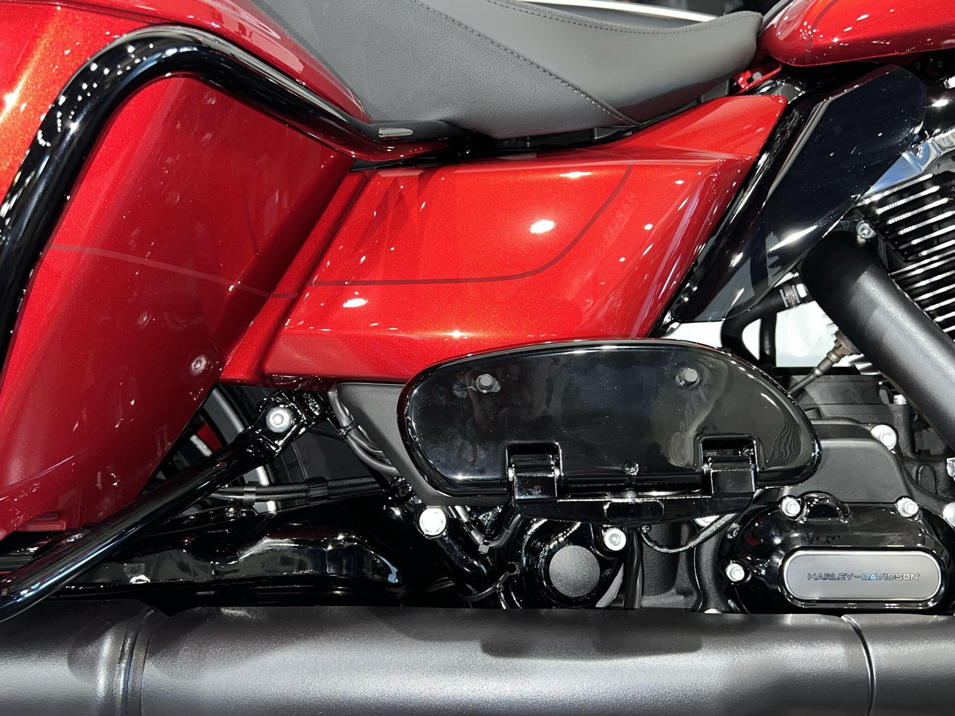 2026 Harley-Davidson® Road Glide Limited FLTRXL, photo 7