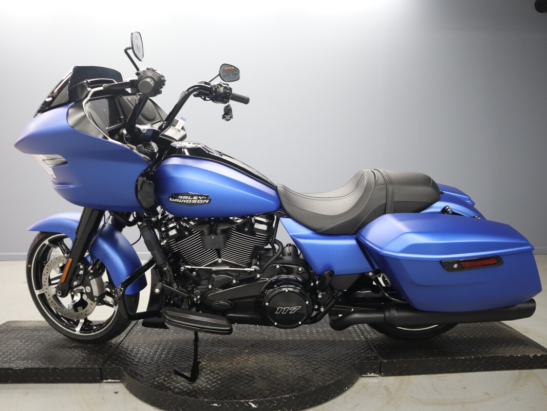 2026 Harley-Davidson® Road Glide™ FLTRX, photo 5