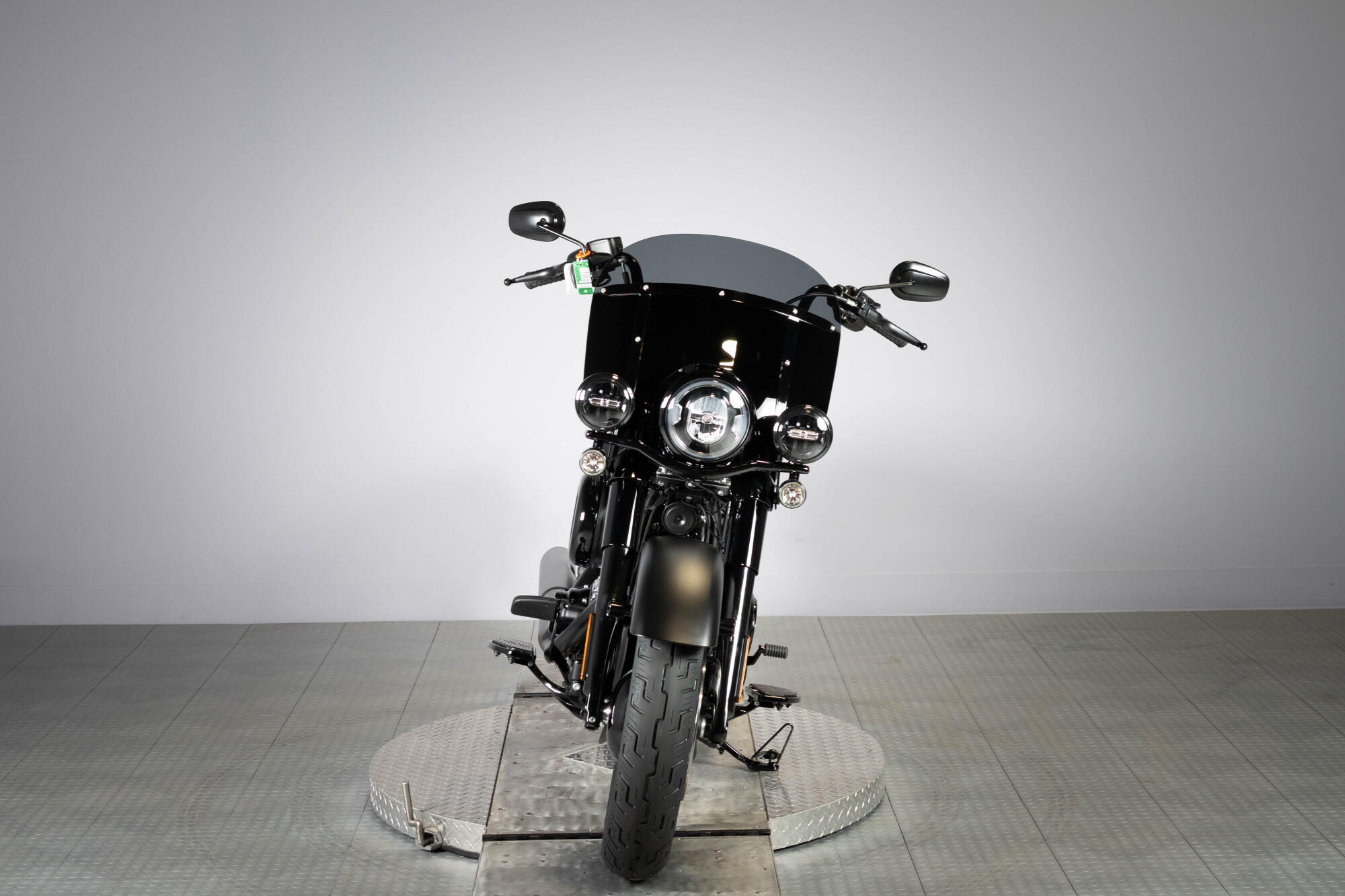 2026 Harley-Davidson® Deadwood™ FLHD, photo 11