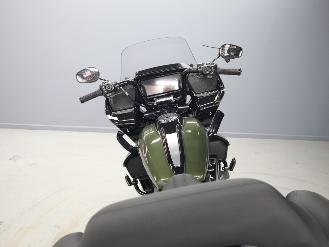 2026 Harley-Davidson® Road Glide Limited FLTRXL, photo 11