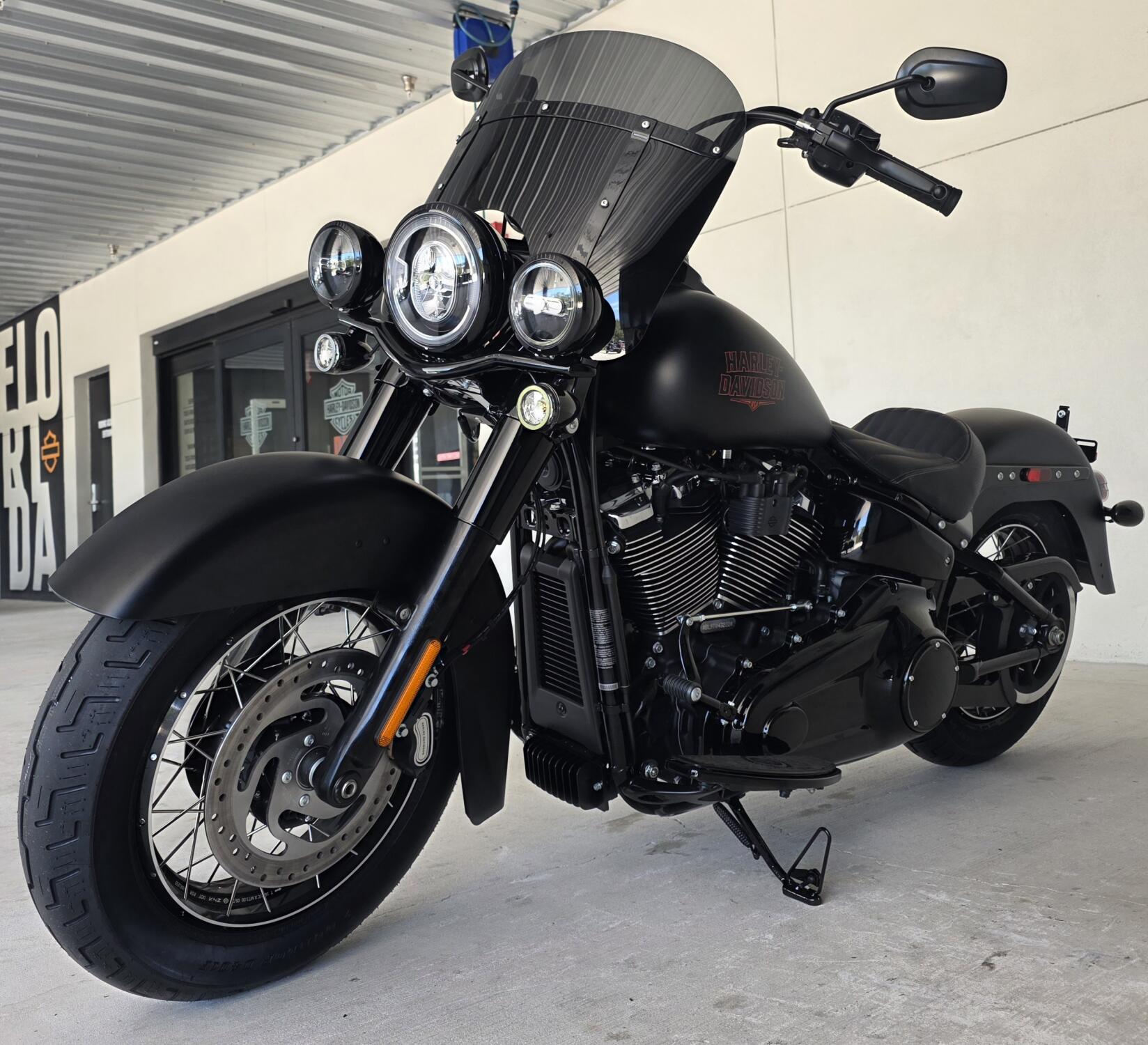 2026 Harley-Davidson® Deadwood™ Black Denim, photo 11