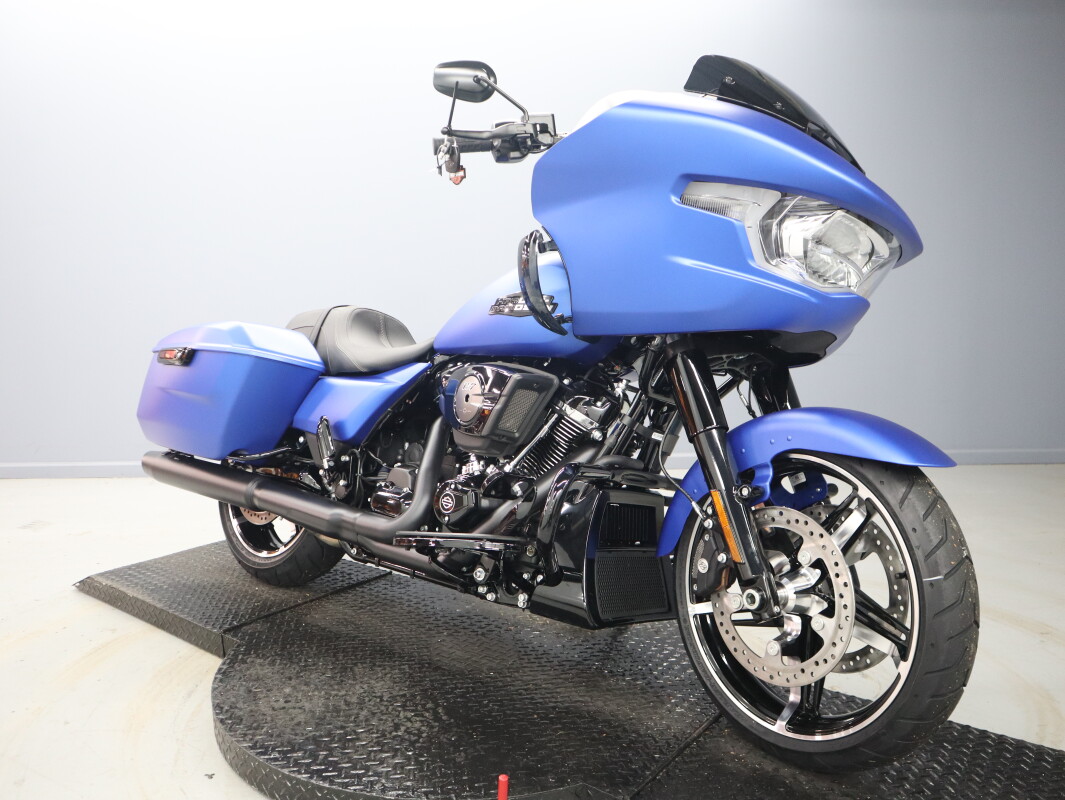 2026 Harley-Davidson® Road Glide™ FLTRX, photo 2
