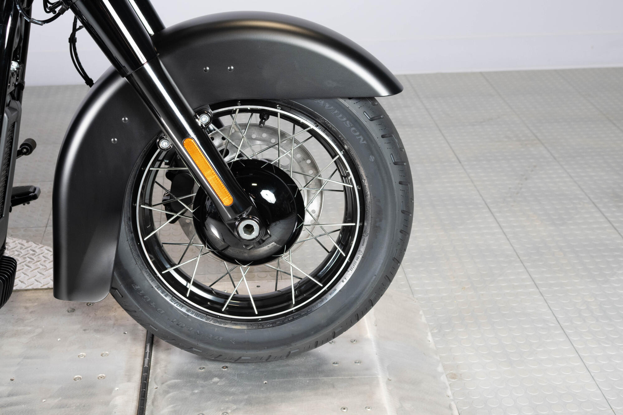 2026 Harley-Davidson® Deadwood™ FLHD, photo 4
