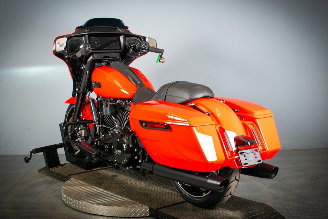2026 Harley-Davidson® Street Glide® FLHX, photo 6