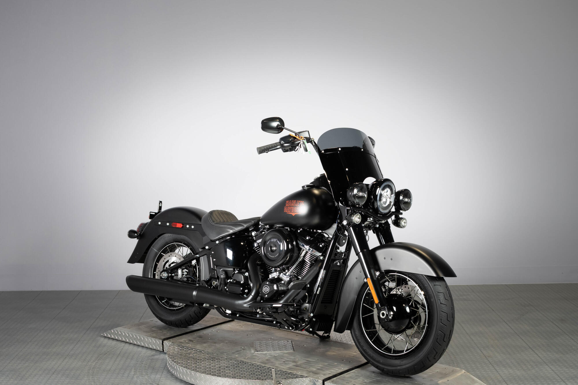 2026 Harley-Davidson® Deadwood™ FLHD, photo 10