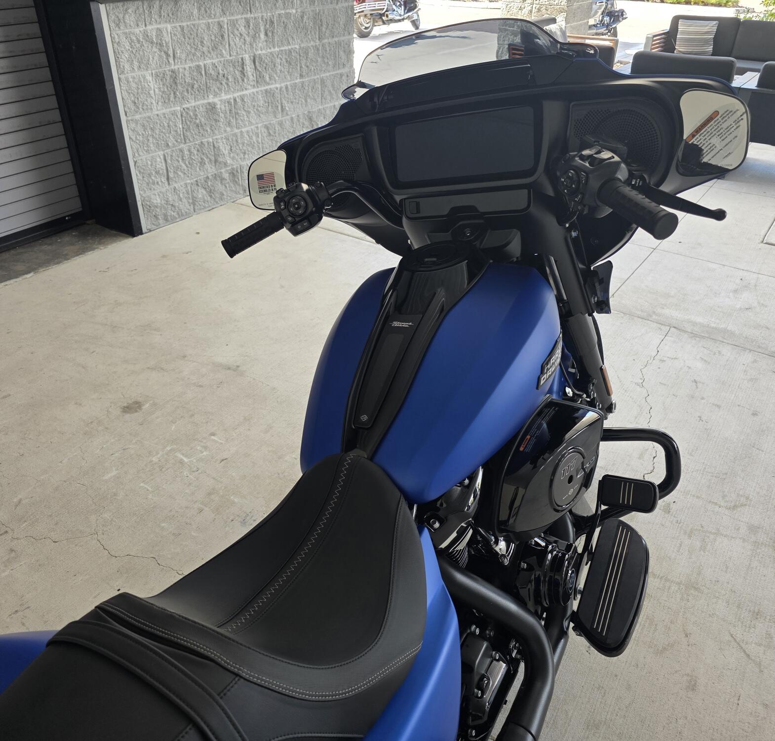 2026 Harley-Davidson® Street Glide® Aurora Blue Denim Black Trim, photo 7