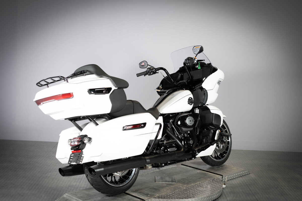 2026 Harley-Davidson® Road Glide Limited FLTRXL, photo 8