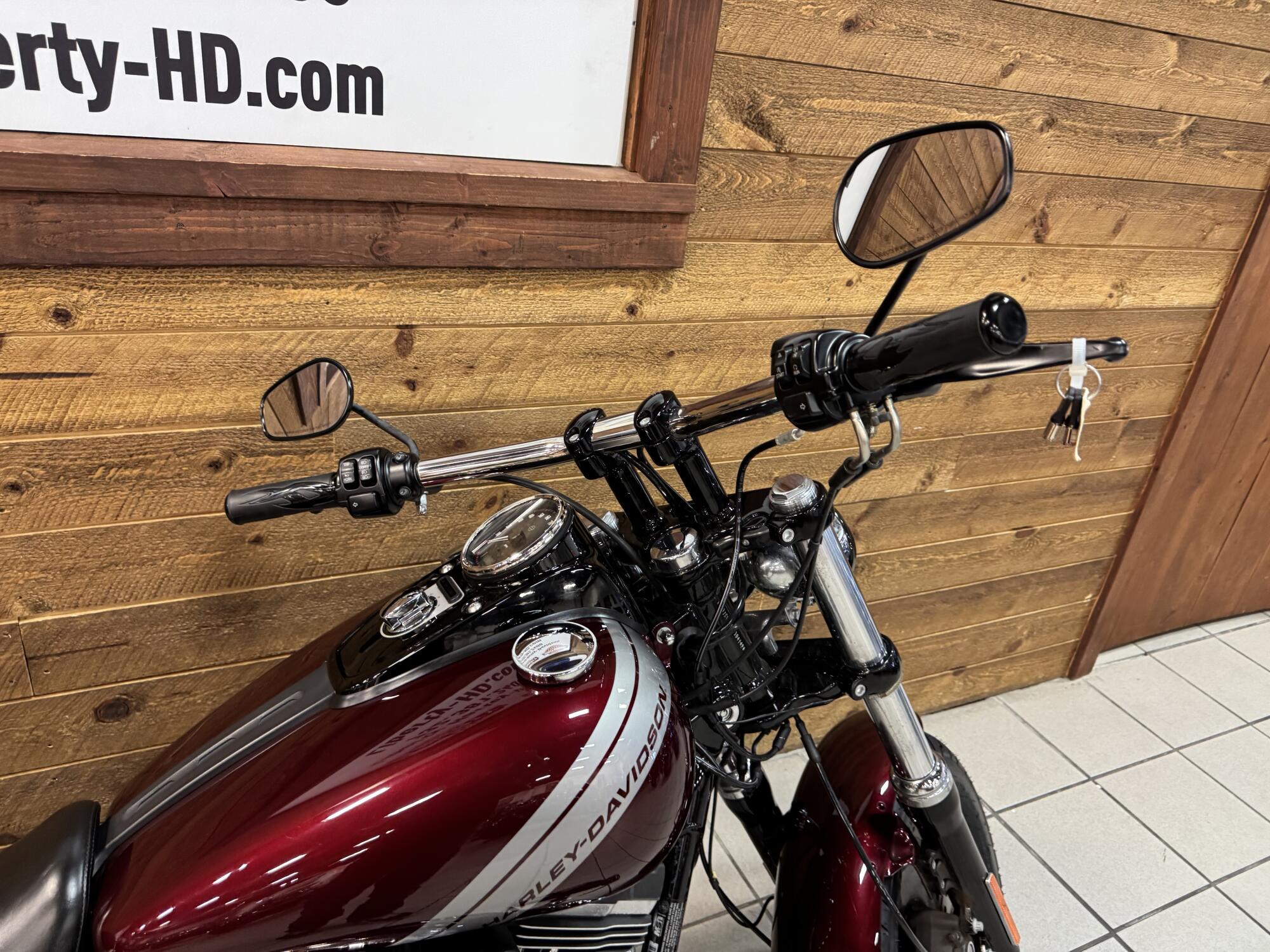 2015 Harley-Davidson® Fat Bob® Mysterious Red Sunglo FXDF, photo 6