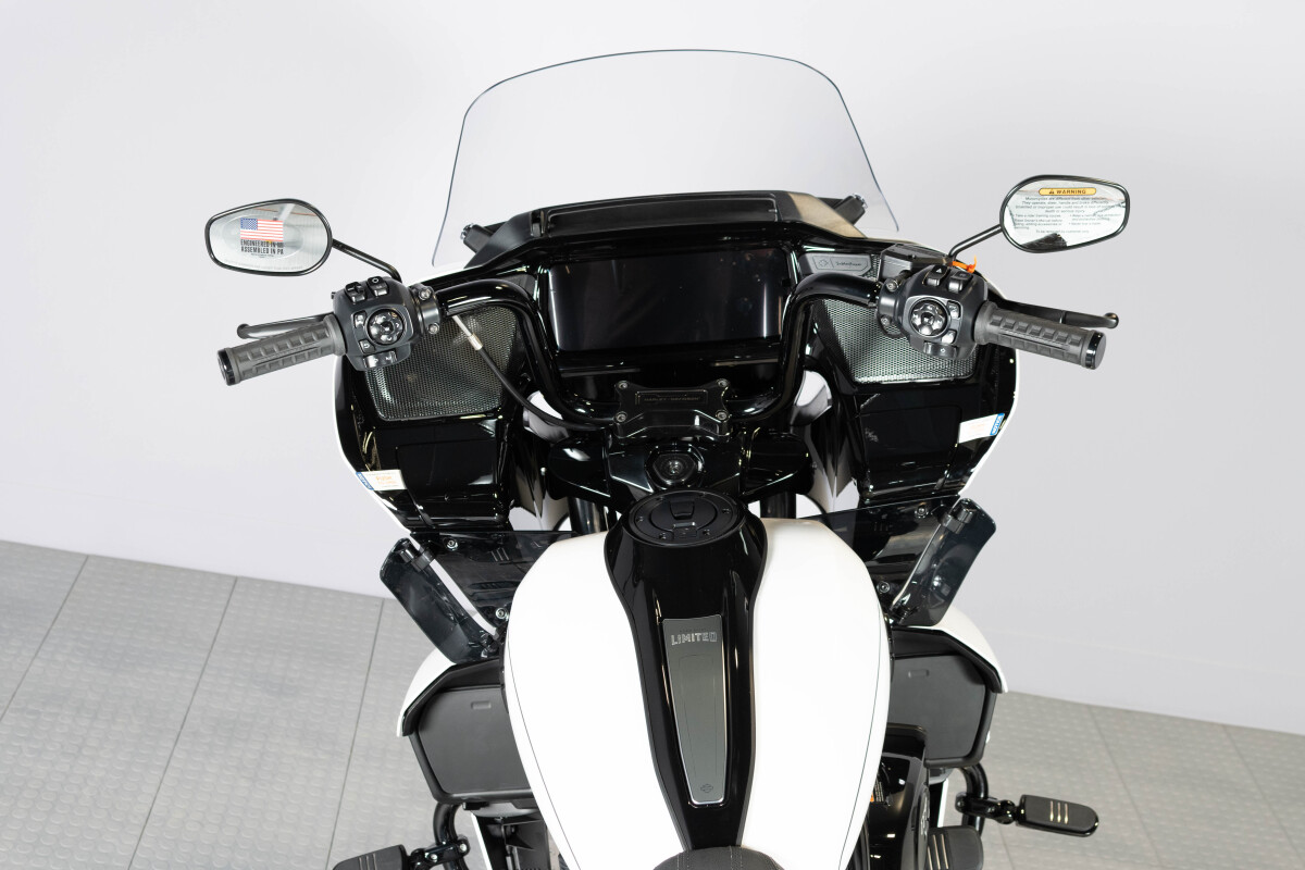 2026 Harley-Davidson® Road Glide Limited FLTRXL, photo 9