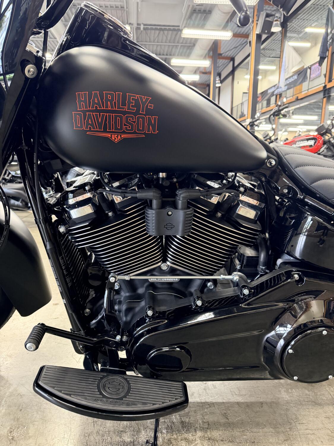 2026 Harley-Davidson® Deadwood™ FLHD, photo 12