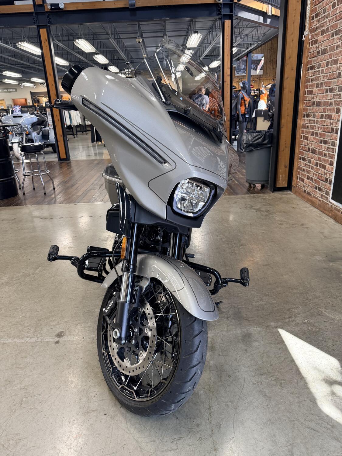 2023 Harley-Davidson® CVO™ Street Glide® FLHXSE, photo 13