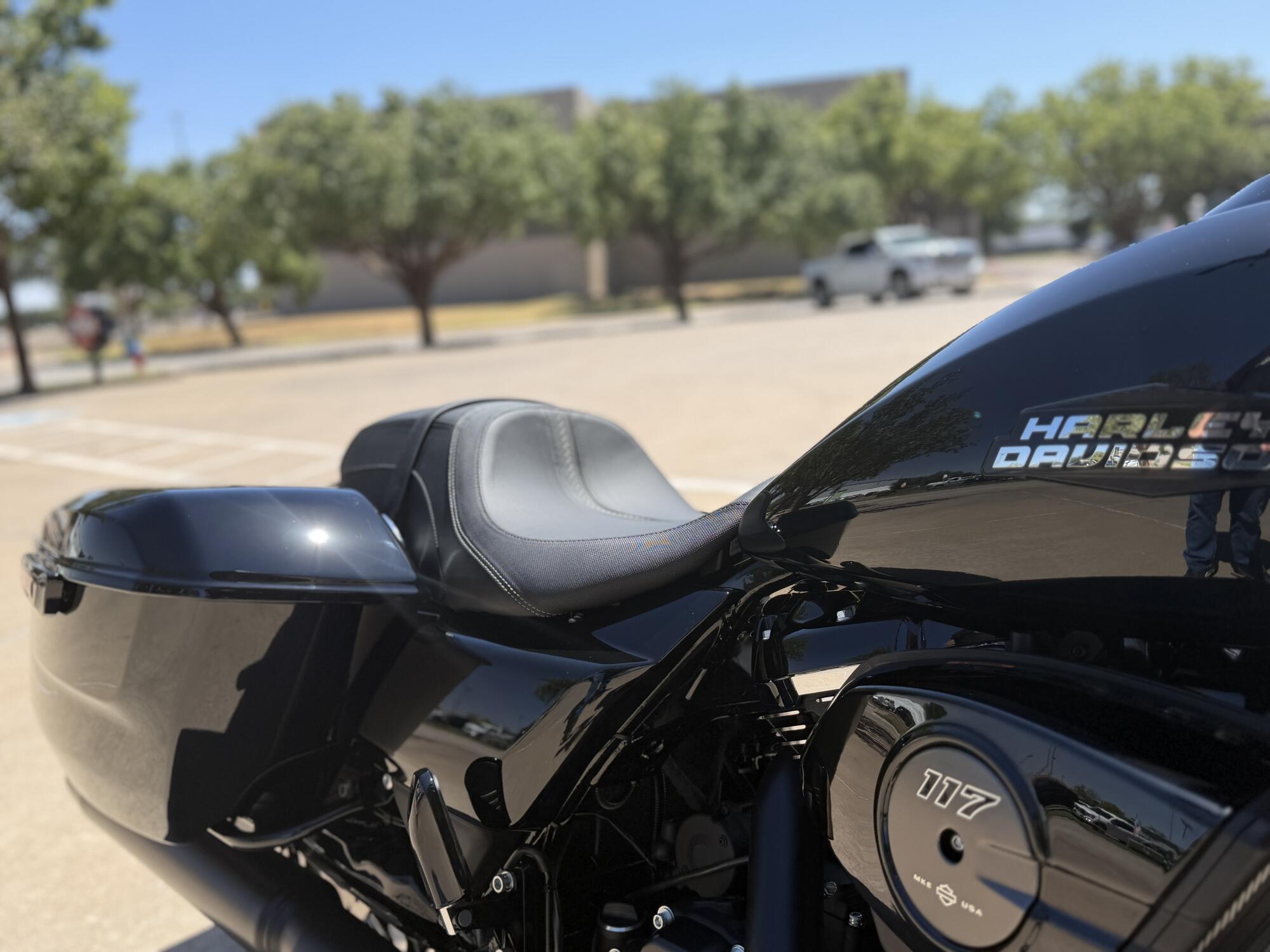 2026 Harley-Davidson® Road Glide® Vivid Black Black Trim, photo 9