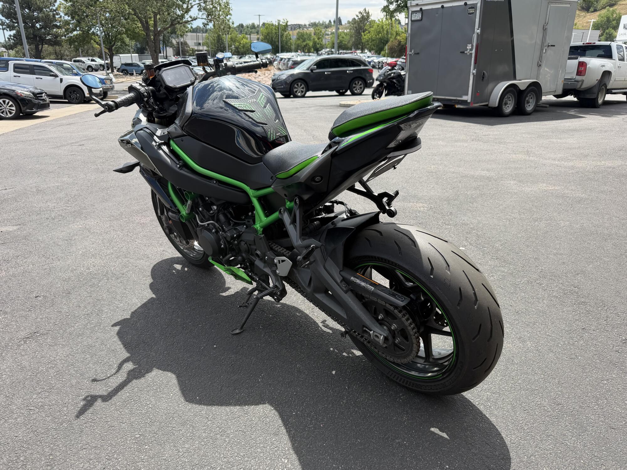 2025 Kawasaki Z H2™ SE ABS Metallic Matte Graphensteel Gray, photo 6