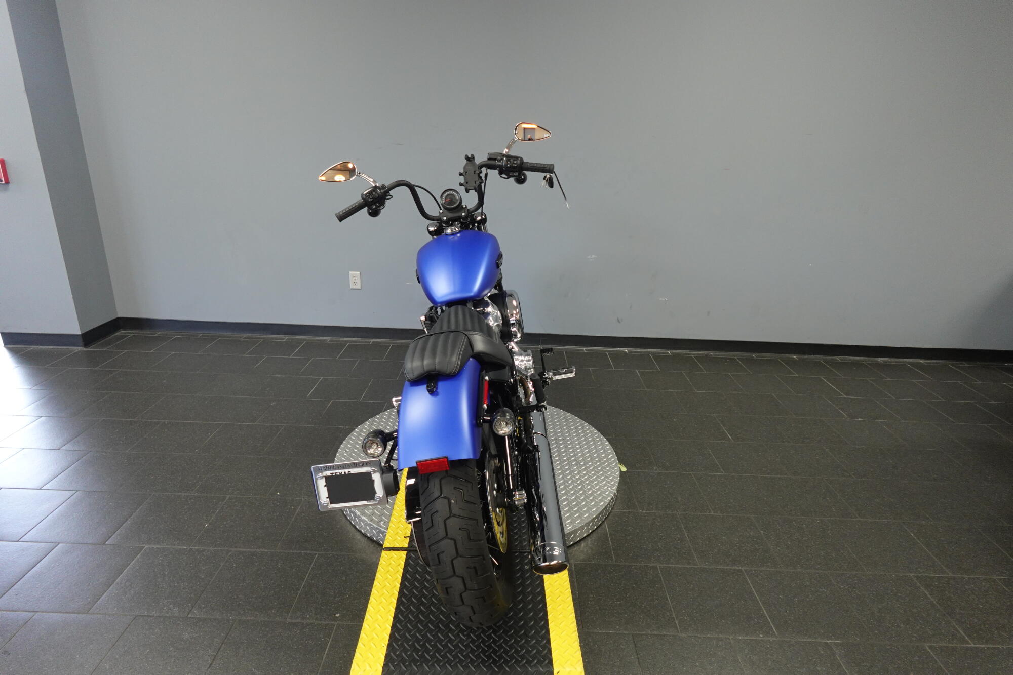 2026 Harley-Davidson® Street Bob® FXBB, photo 7