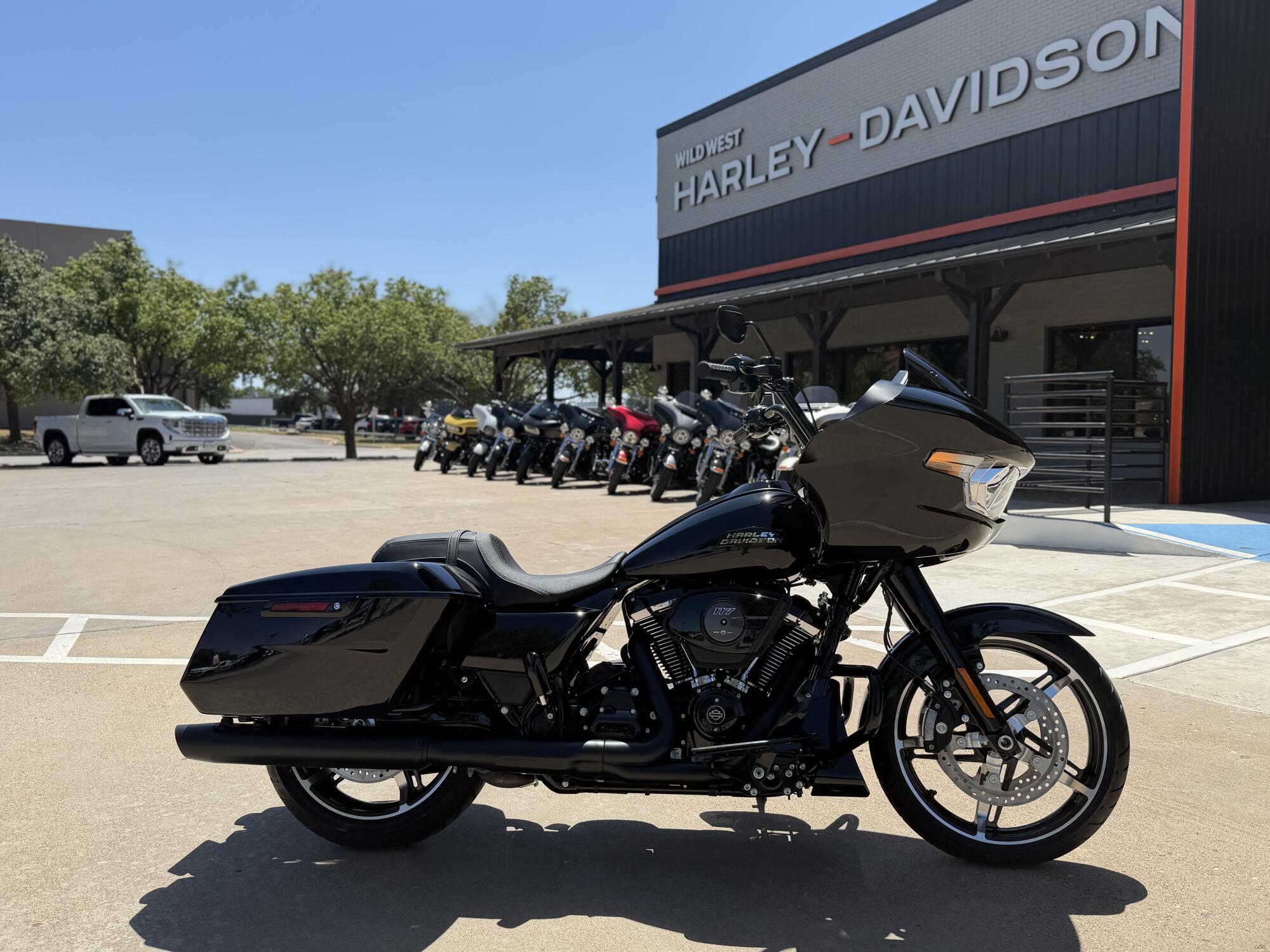 2026 Harley-Davidson® Road Glide® Vivid Black Black Trim