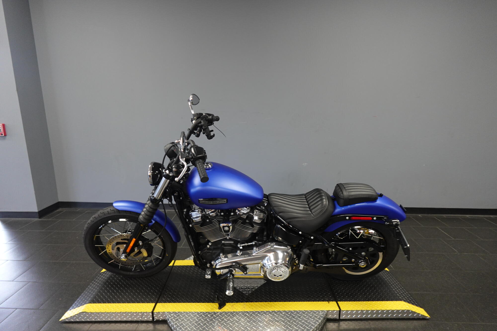 2026 Harley-Davidson® Street Bob® FXBB, photo 5