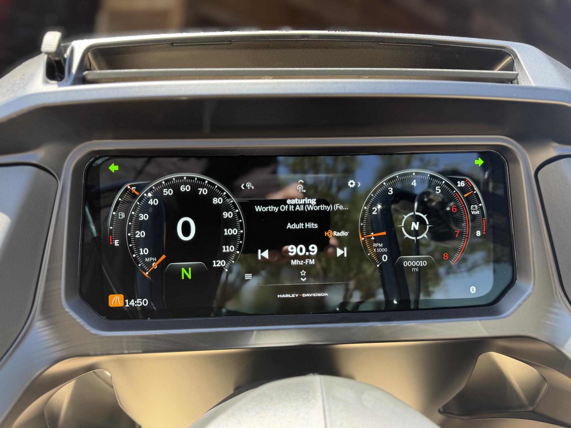 2026 Harley-Davidson® Road Glide® Vivid Black Black Trim, photo 11