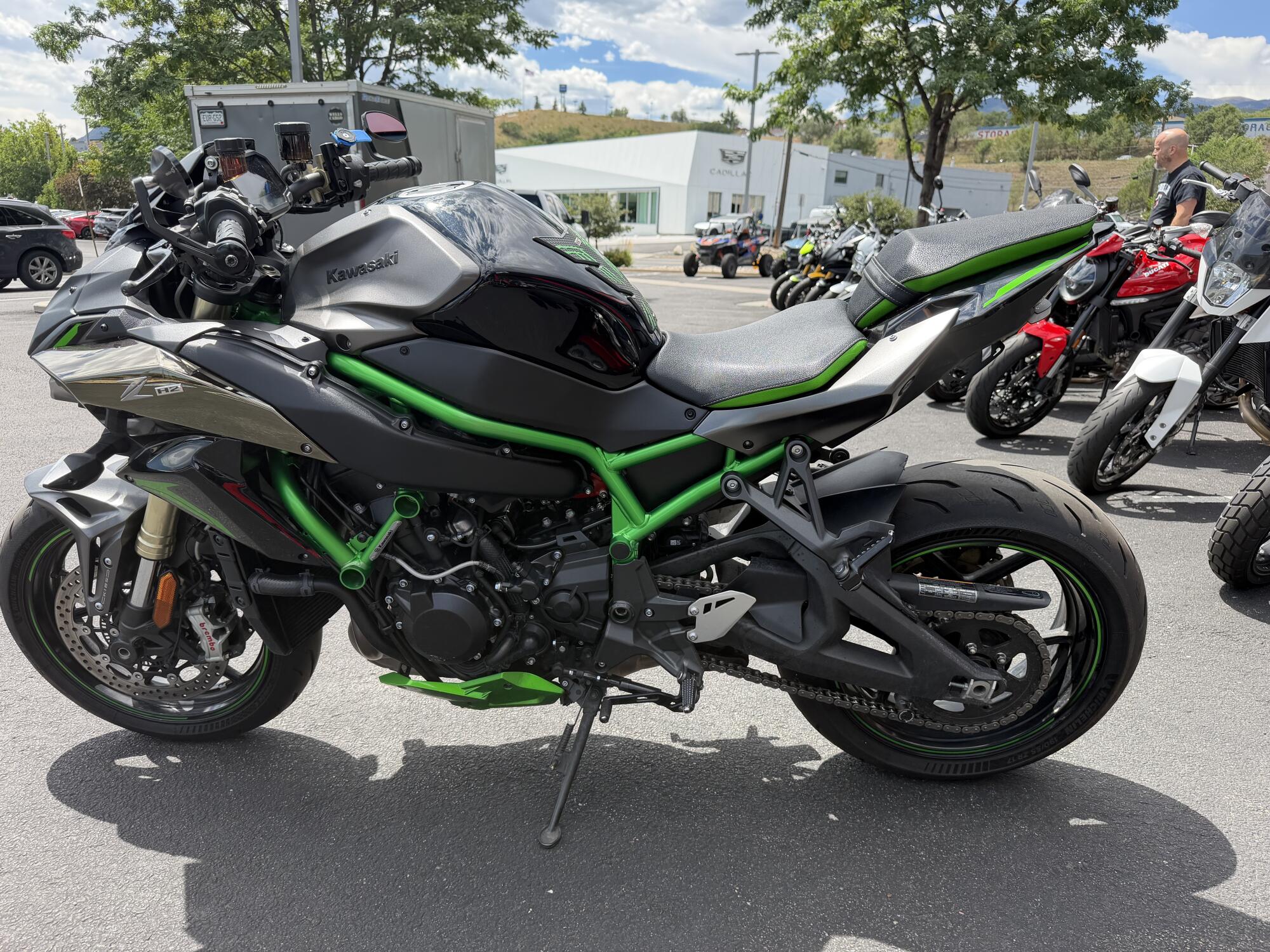 2025 Kawasaki Z H2™ SE ABS Metallic Matte Graphensteel Gray, photo 7