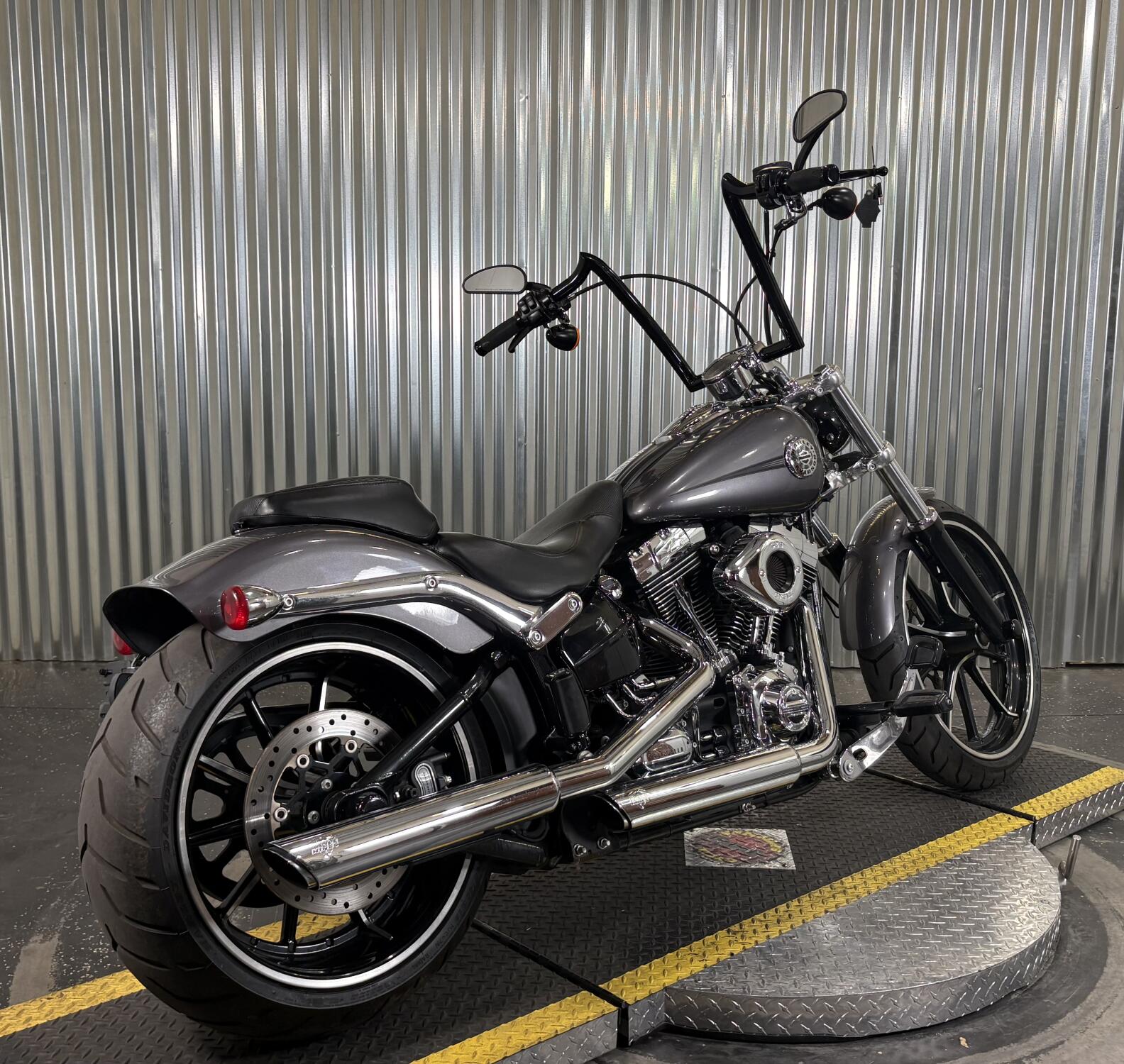 2015 Harley-Davidson® Breakout® Charcoal Pearl, photo 6
