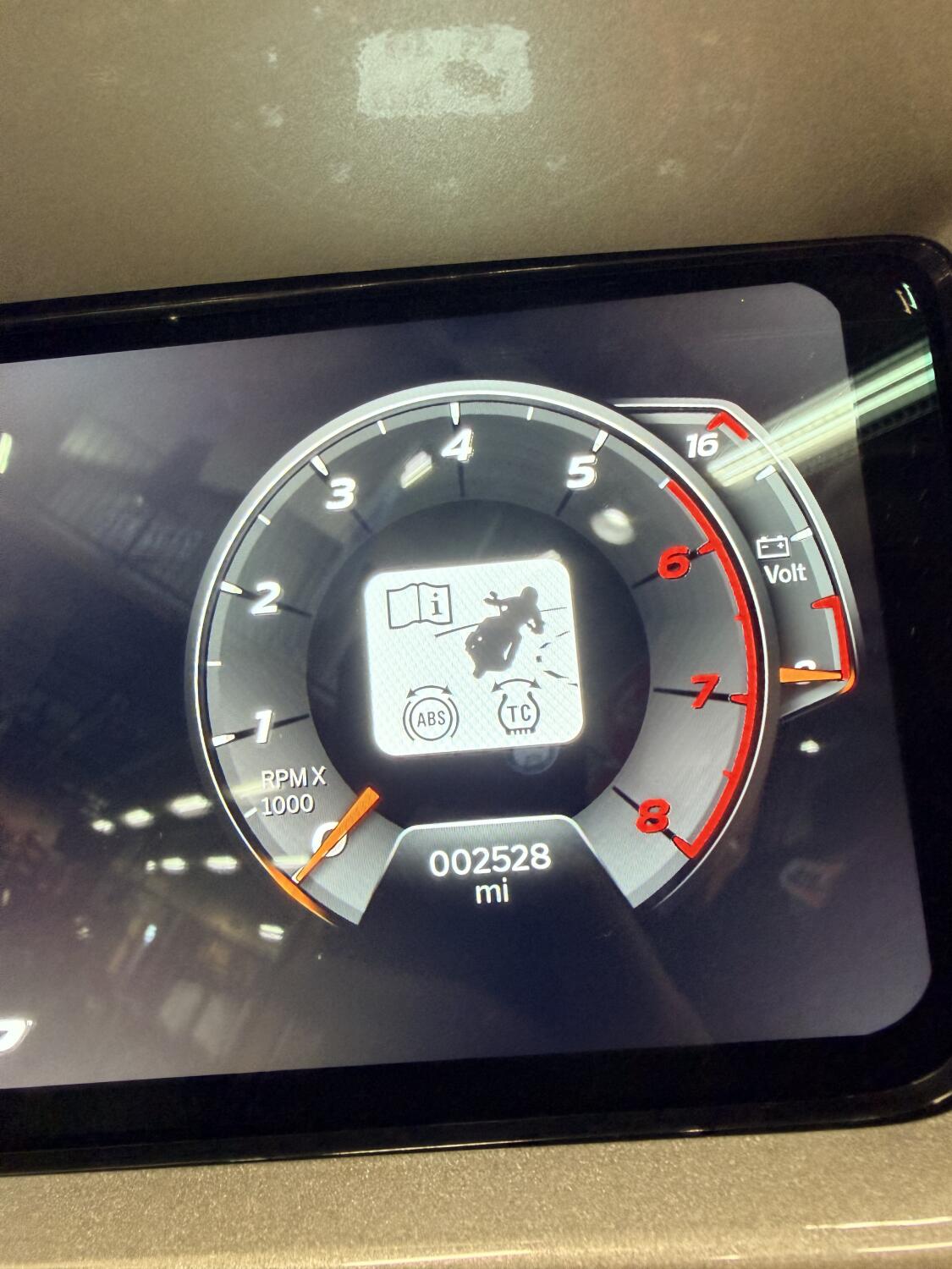 2023 Harley-Davidson® CVO™ Street Glide® FLHXSE, photo 7