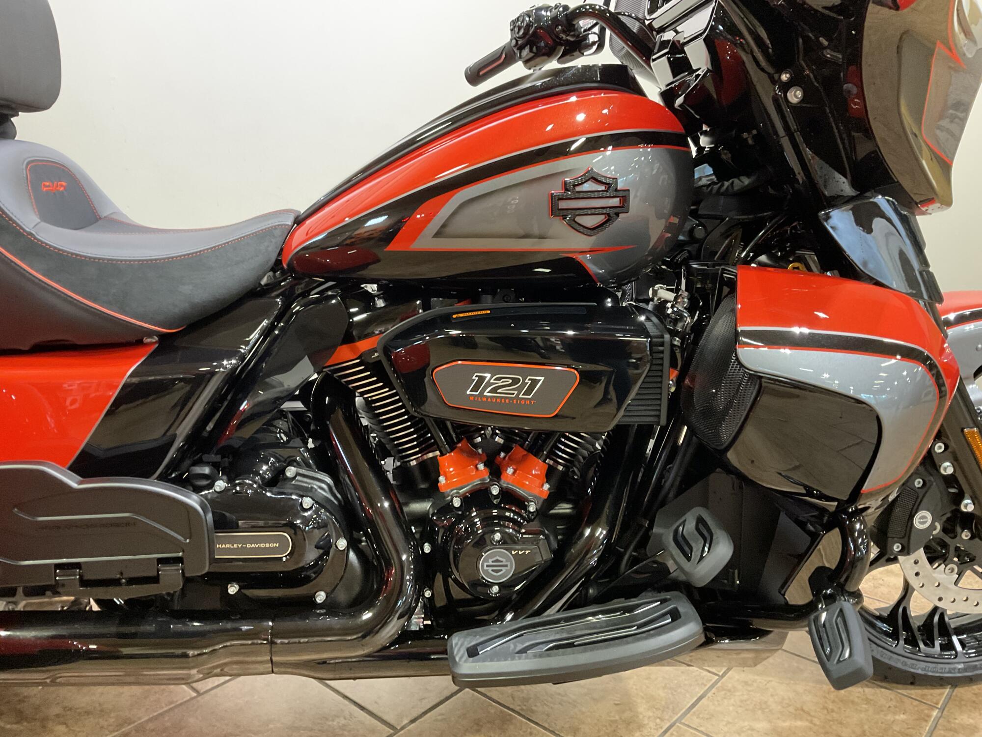 2026 Harley-Davidson® FLHLTSE CVO Street Glide 3 Limited Citrus Heat CVO Tri-Tone, photo 2