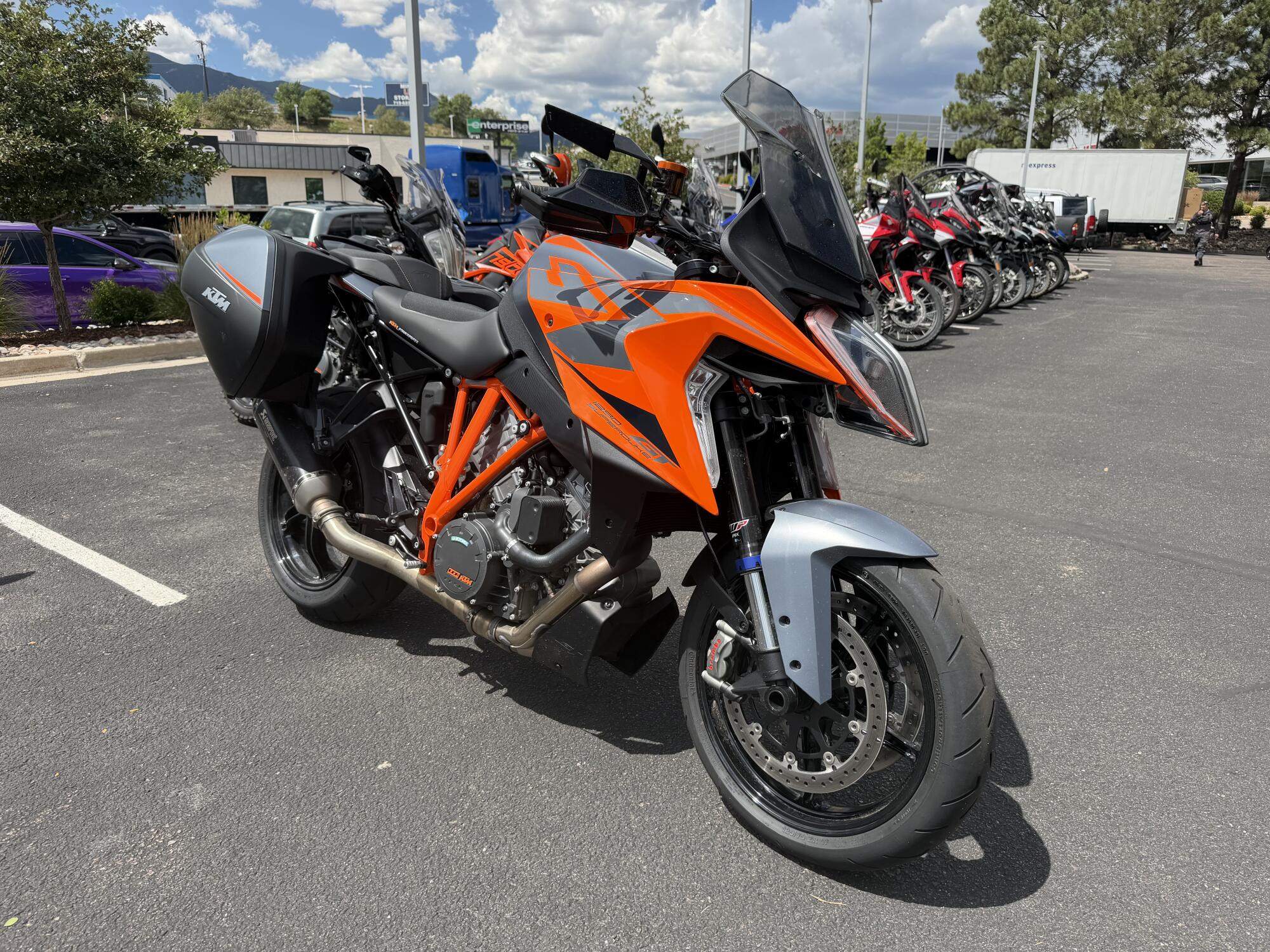 2023 KTM 1290 Super Duke GT Black / Orange, photo 3