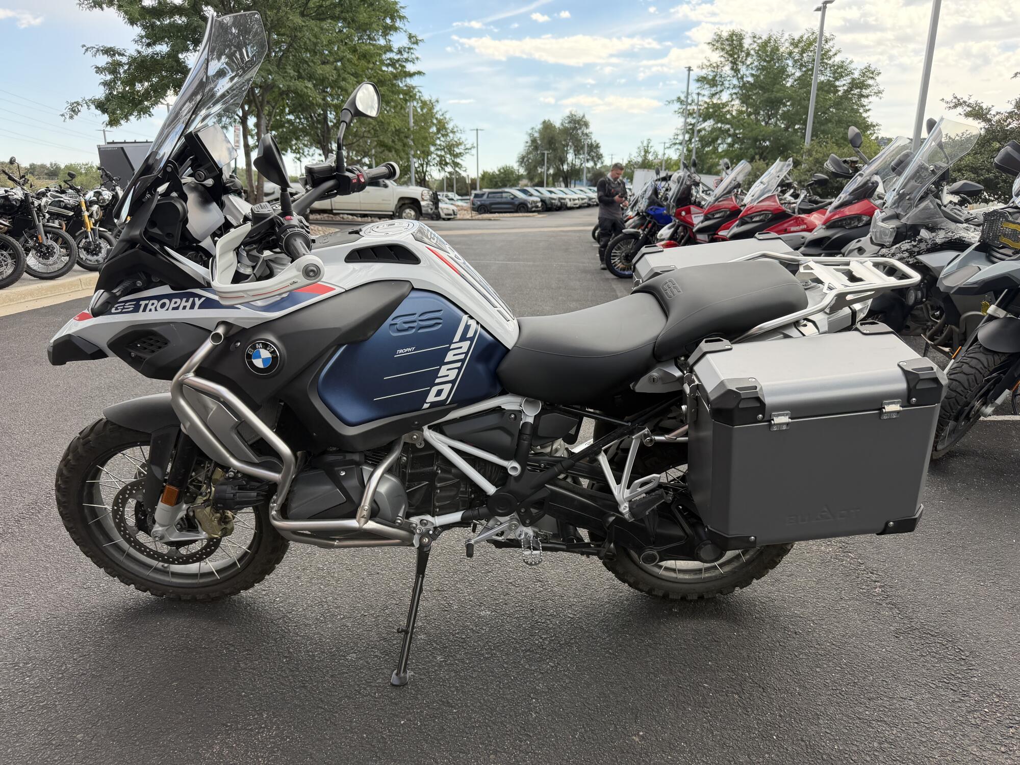 2024 BMW Motorrad R 1250 GS Adventure BLK, photo 8