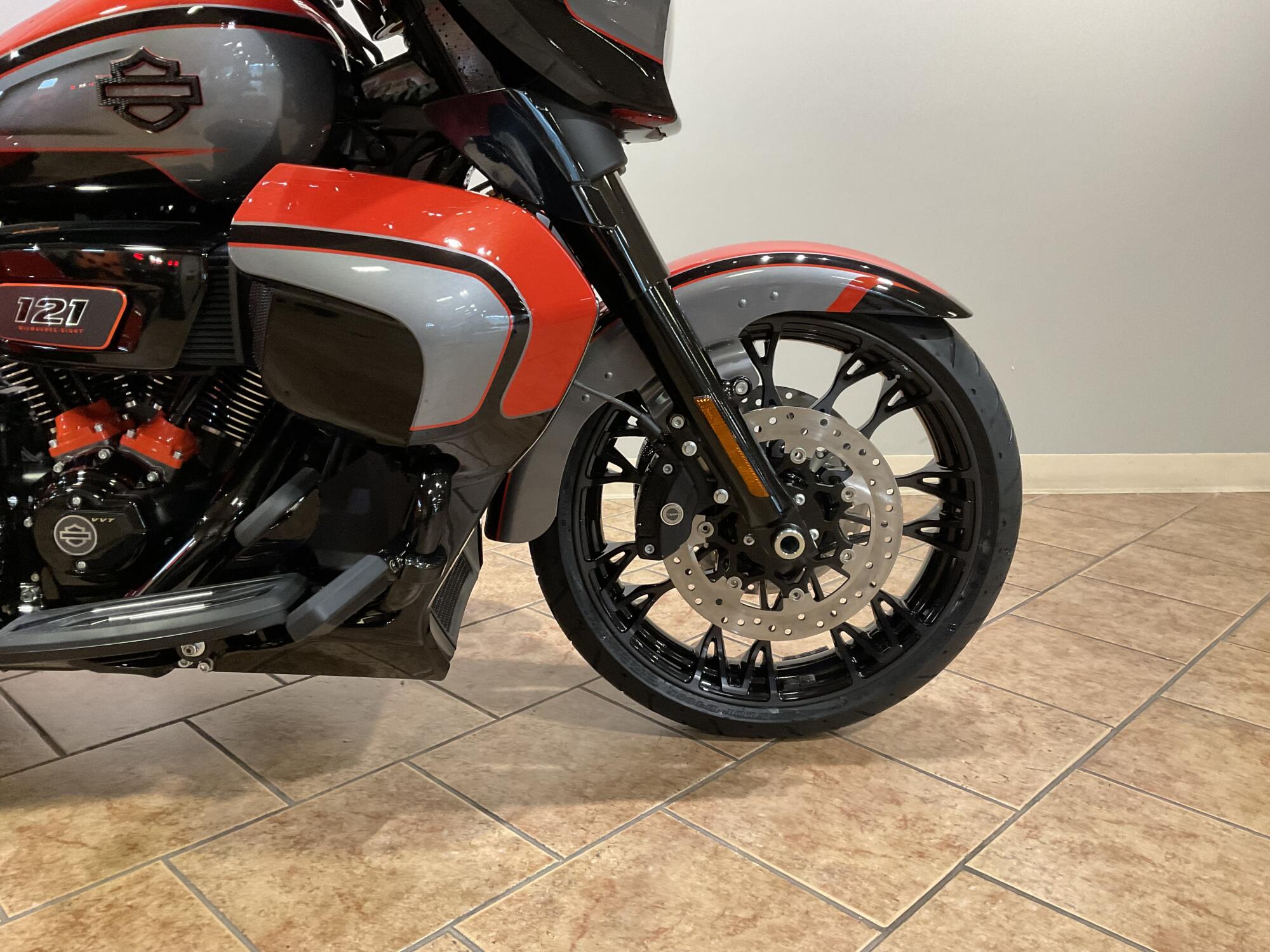 2026 Harley-Davidson® FLHLTSE CVO Street Glide 3 Limited Citrus Heat CVO Tri-Tone, photo 8