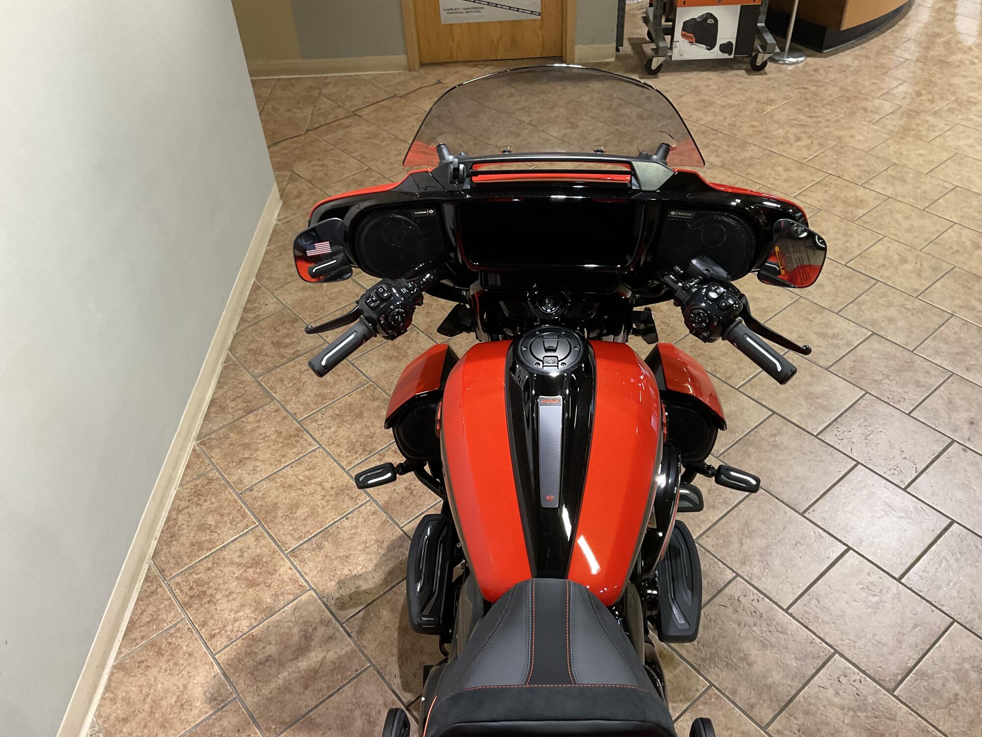 2026 Harley-Davidson® FLHLTSE CVO Street Glide 3 Limited Citrus Heat CVO Tri-Tone, photo 7
