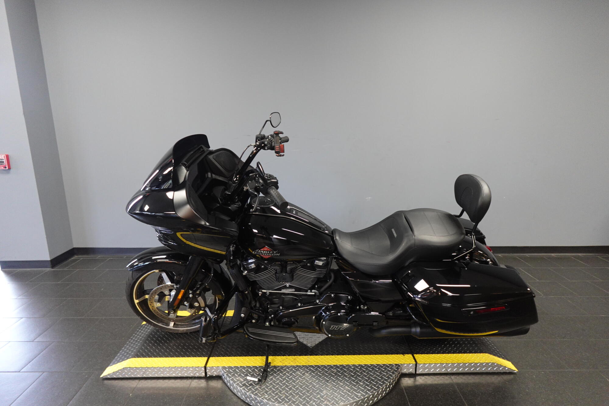 2025 Harley-Davidson Road Glide® FLTRX, photo 5