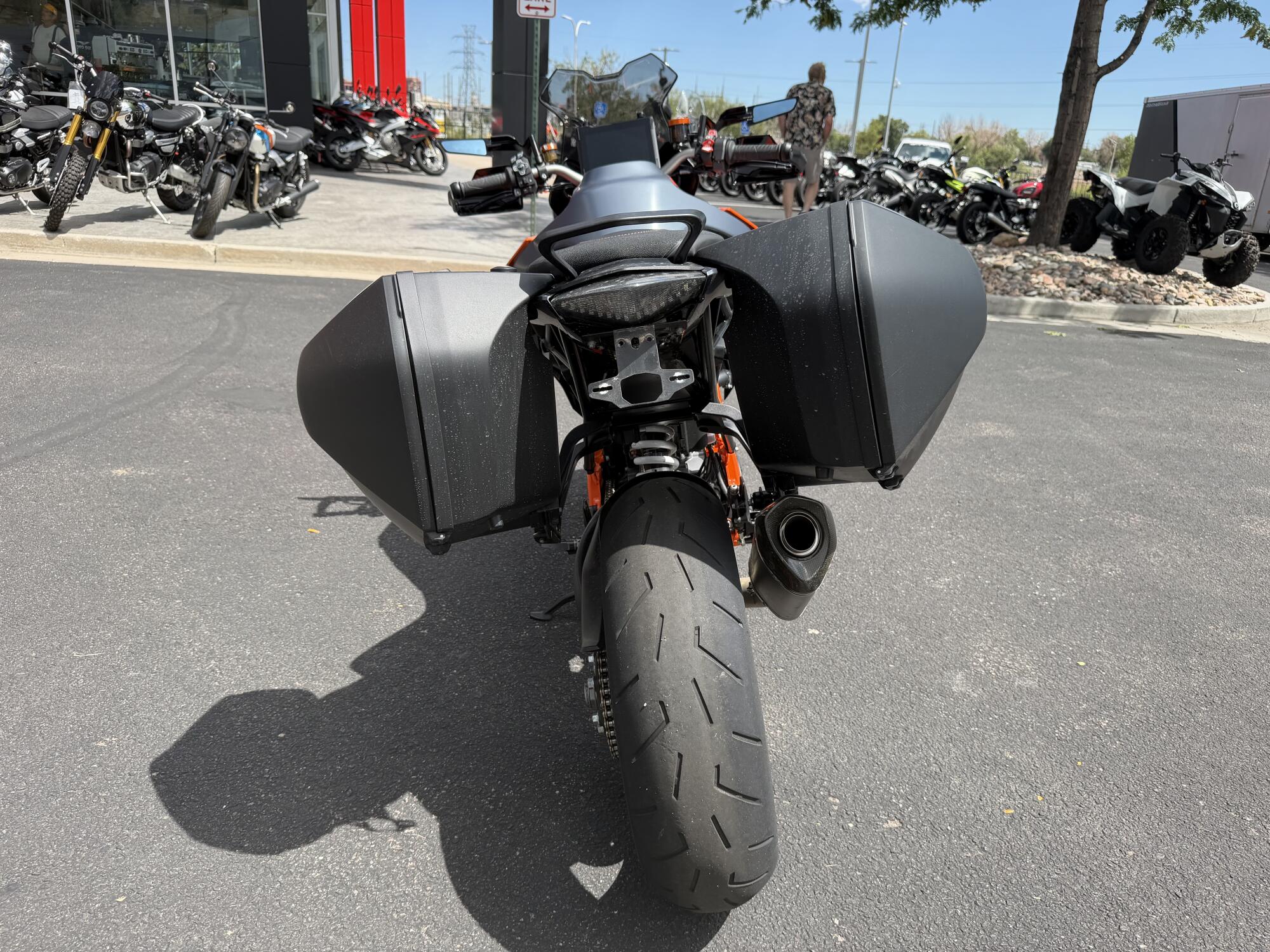 2023 KTM 1290 Super Duke GT Black / Orange, photo 6