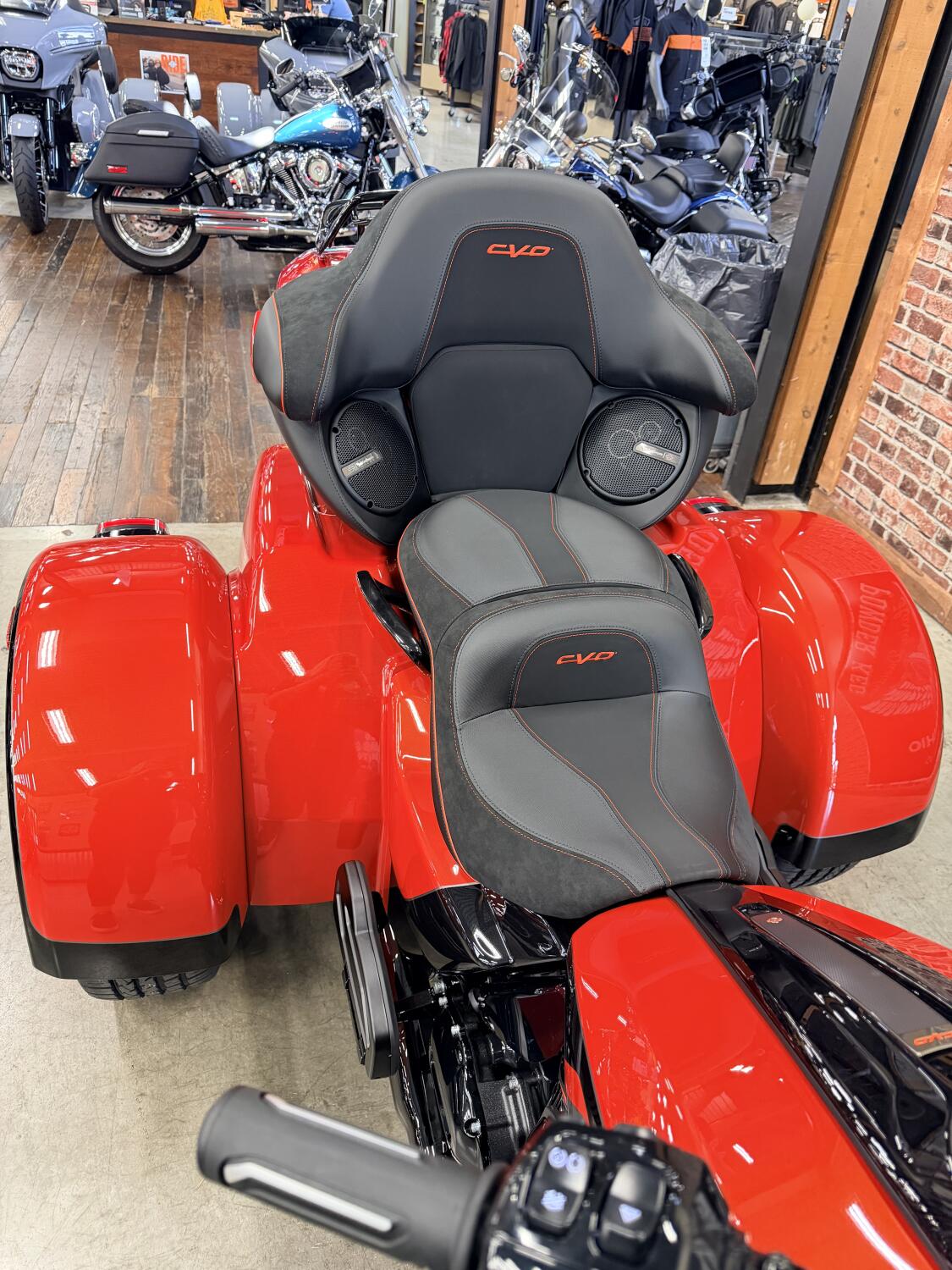 2026 Harley-Davidson® CVO Street Glide 3 Limited FLHLTSE, photo 7