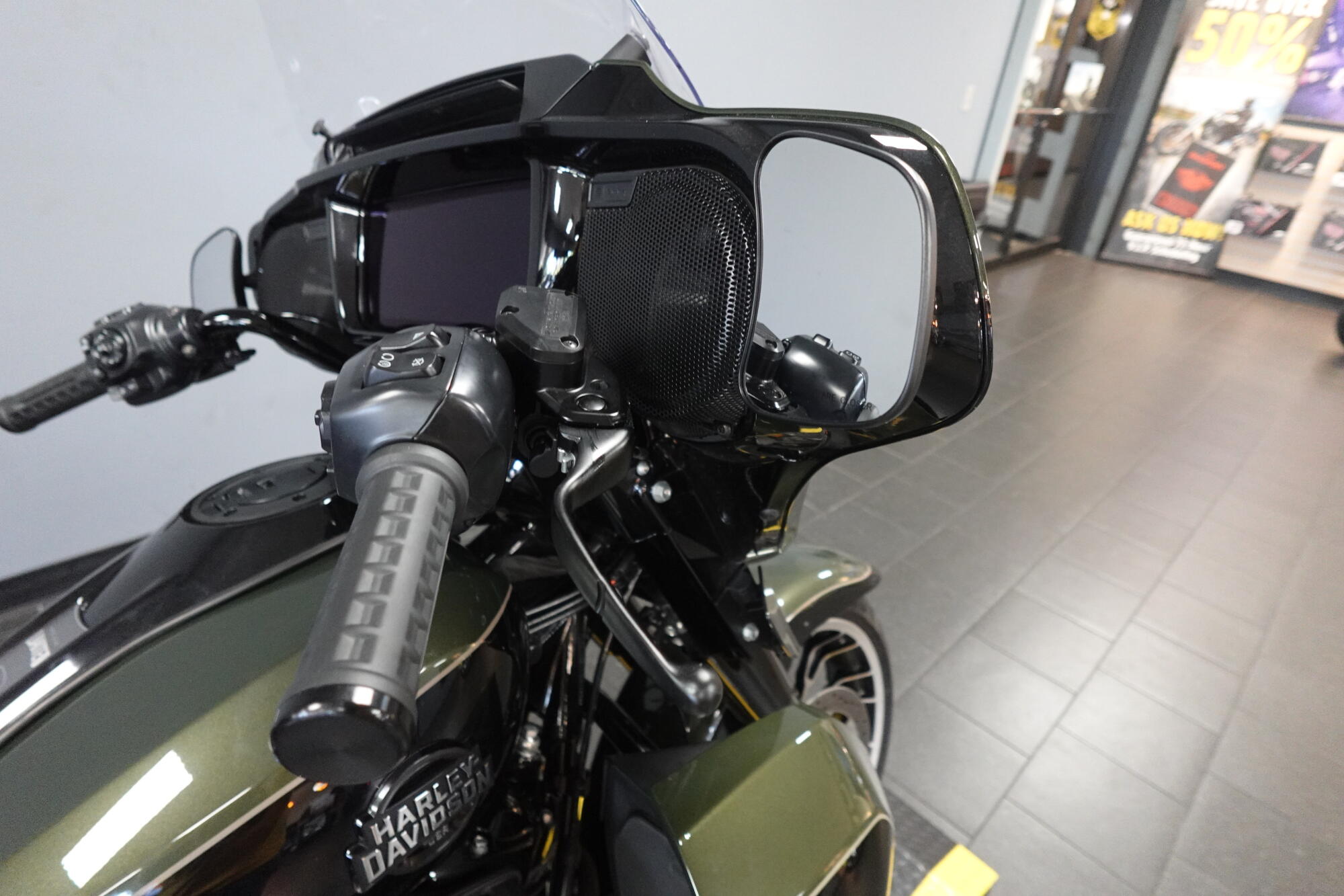 2026 Harley-Davidson® Street Glide Limited FLHXL, photo 11