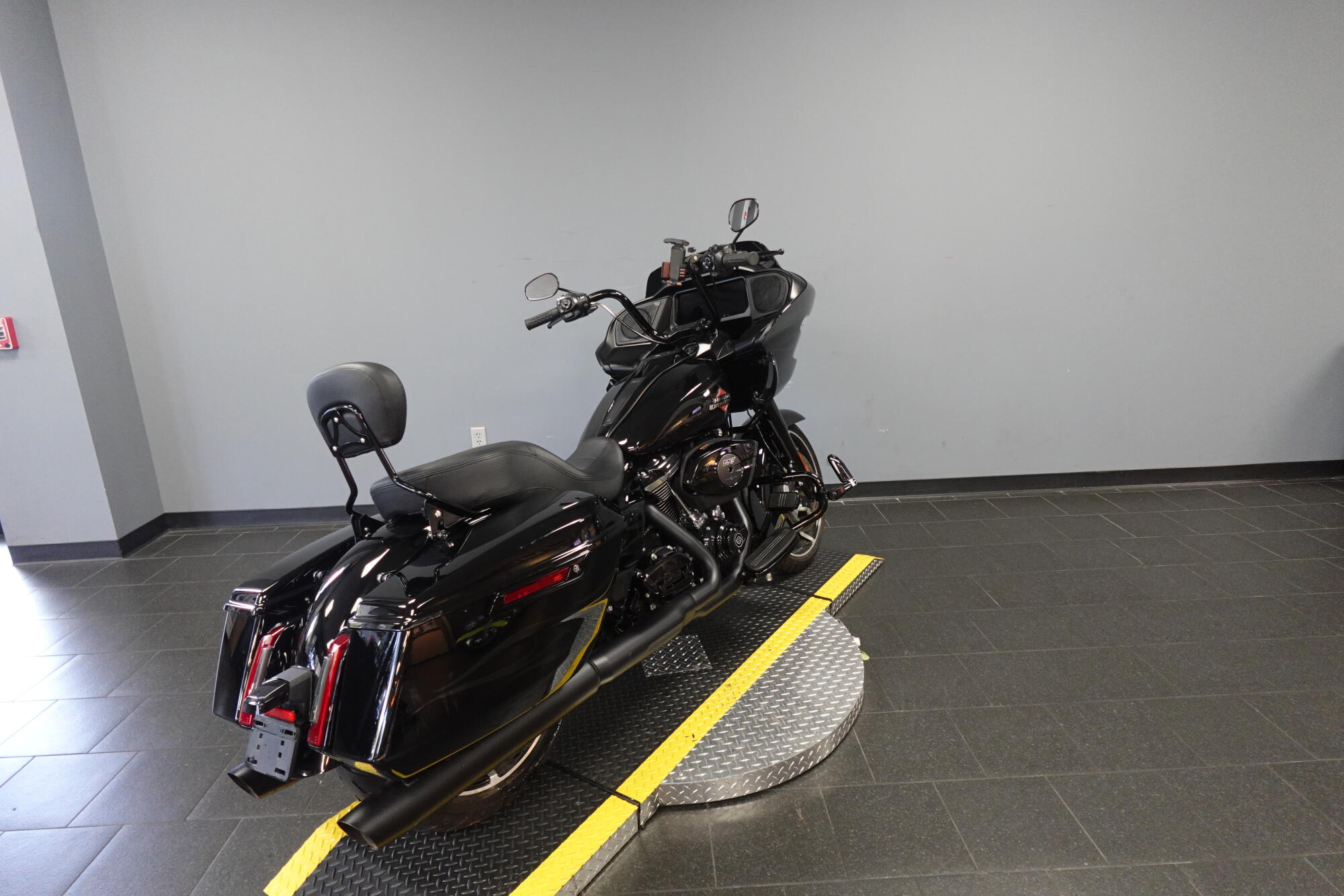 2025 Harley-Davidson Road Glide® FLTRX, photo 8