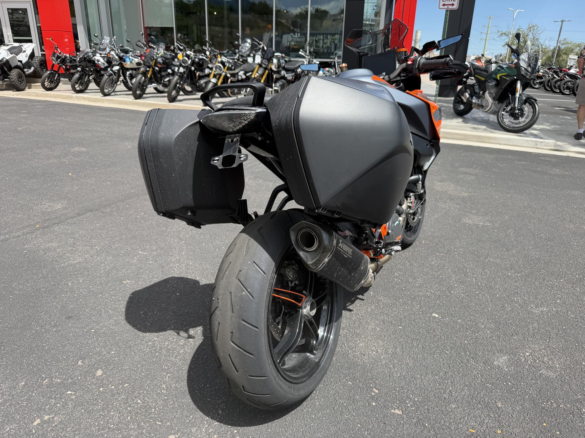 2023 KTM 1290 Super Duke GT Black / Orange, photo 5