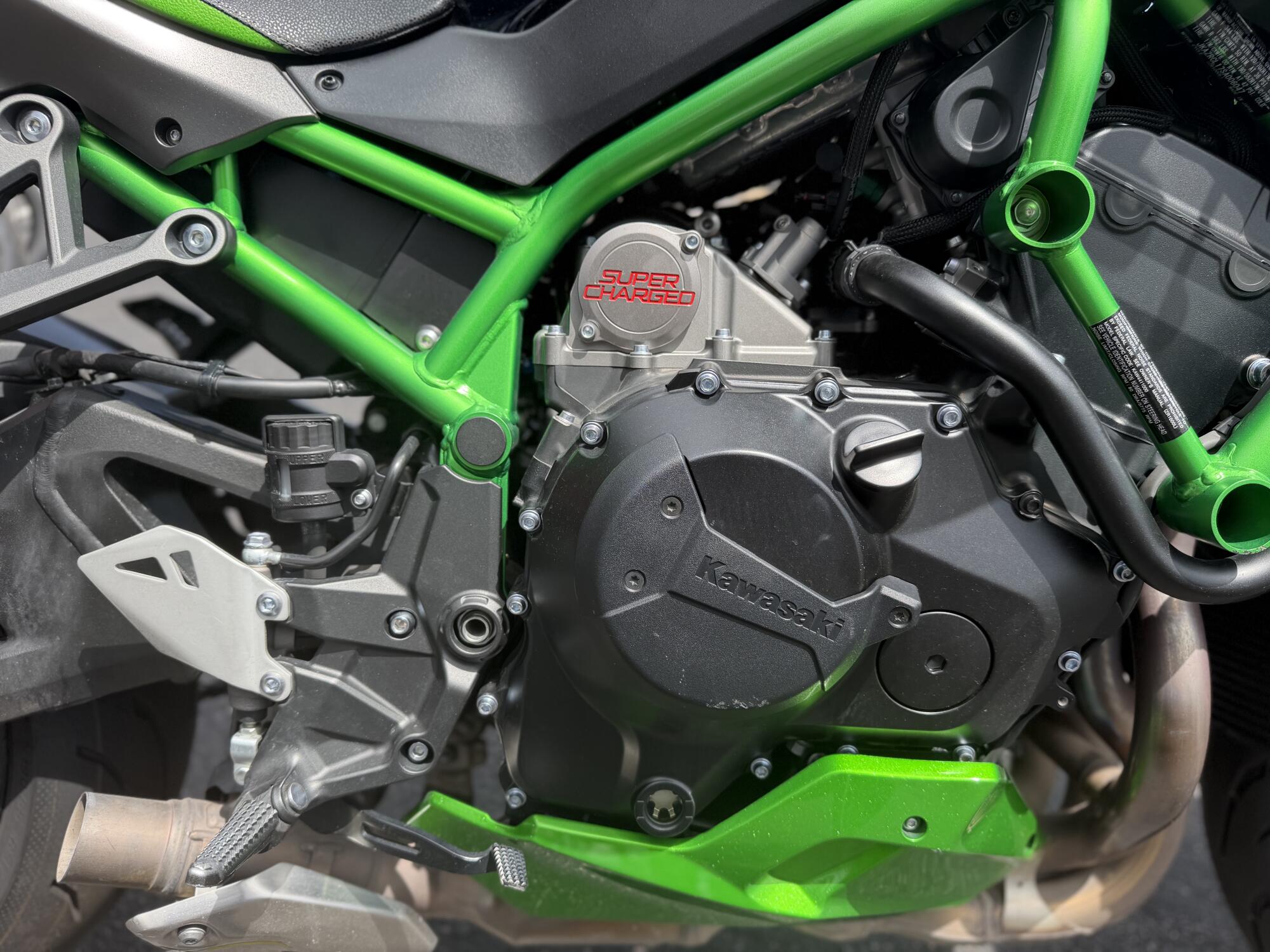 2025 Kawasaki Z H2™ SE ABS Metallic Matte Graphensteel Gray, photo 9