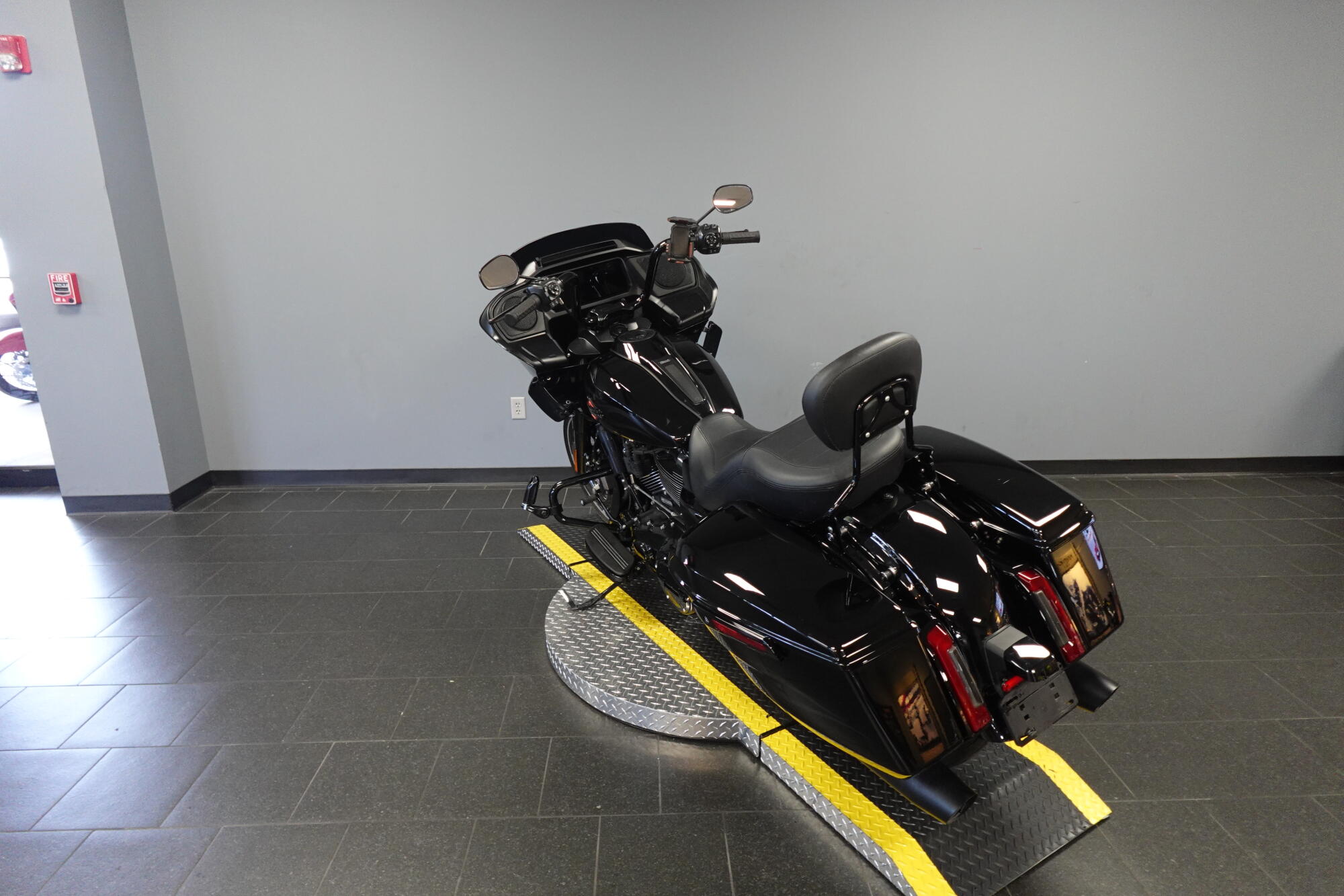 2025 Harley-Davidson Road Glide® FLTRX, photo 6