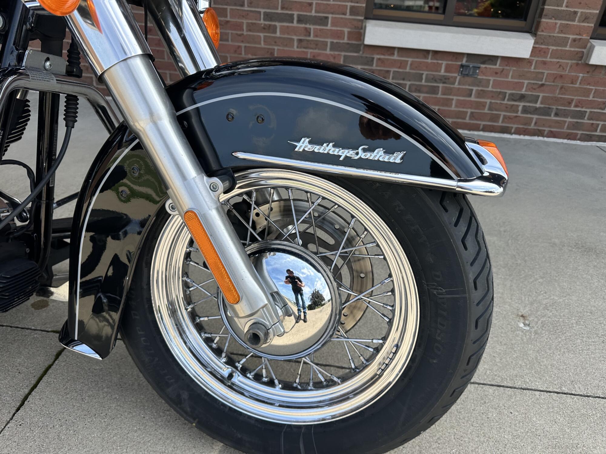 2011 Harley-Davidson Heritage Softail Classic FLSTC, photo 6