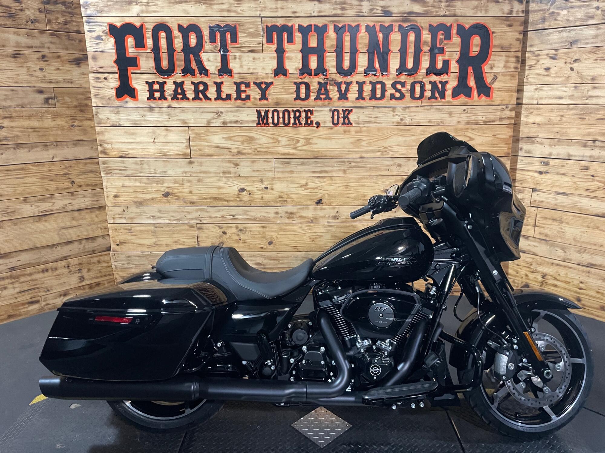 2026 Harley-Davidson® Street Glide® FLHX