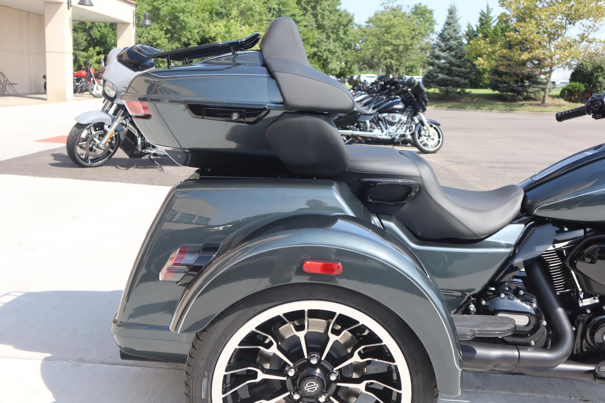 2026 Harley-Davidson® Street Glide® 3 Limited (FLHLT), photo 9