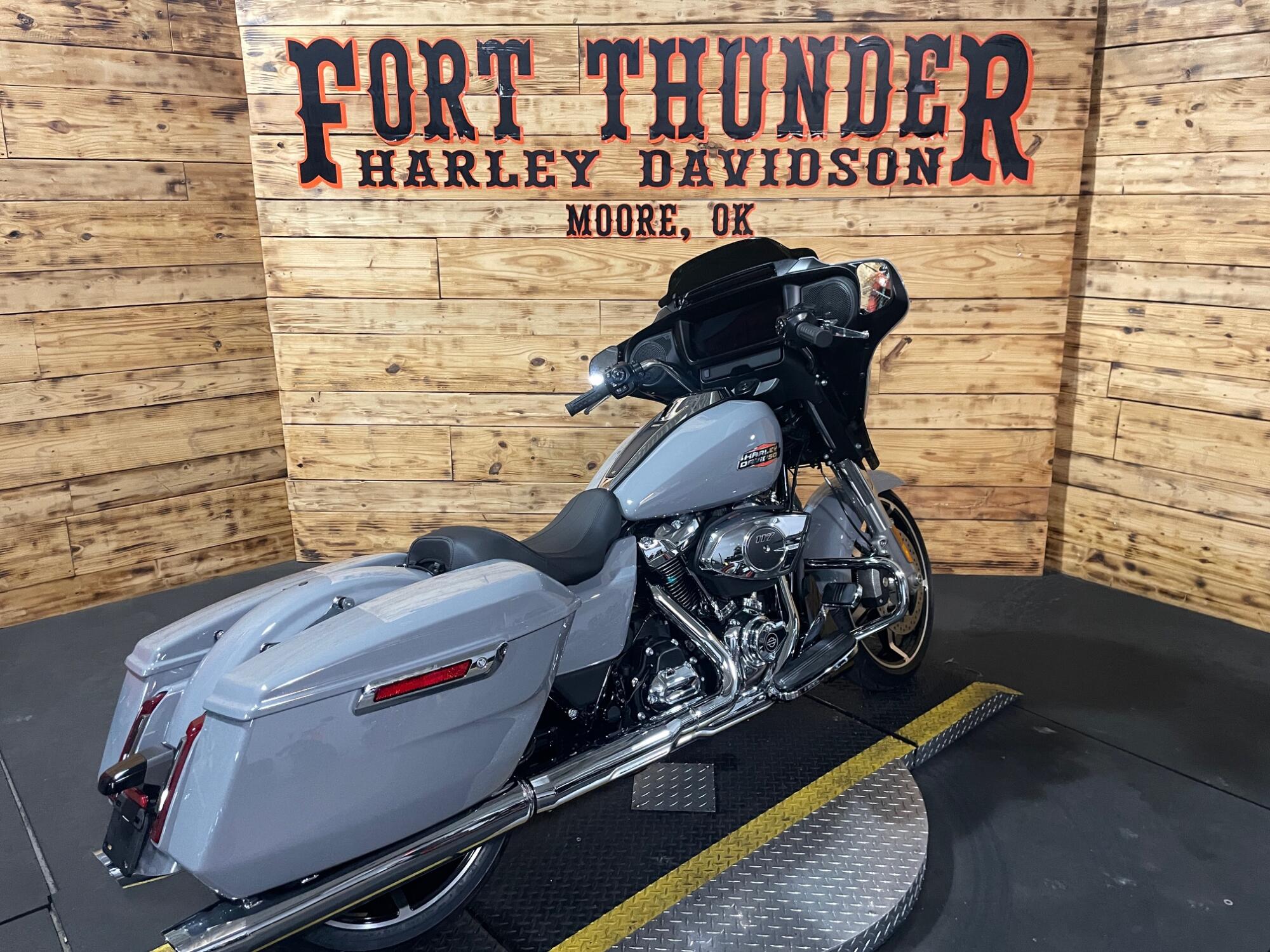 2026 Harley-Davidson® Street Glide® FLHX, photo 14