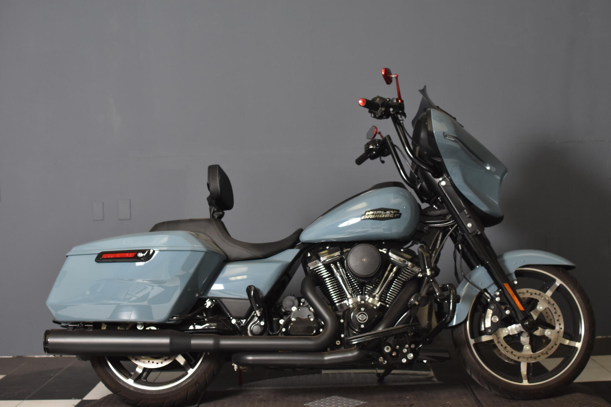 2018 Harley-Davidson® Road Glide® Twisted Cherry FLTRX | Desert