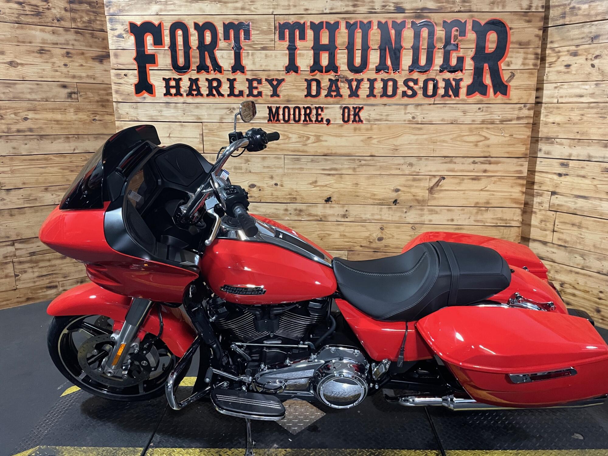 2026 Harley-Davidson® Road Glide® FLTRX, photo 8