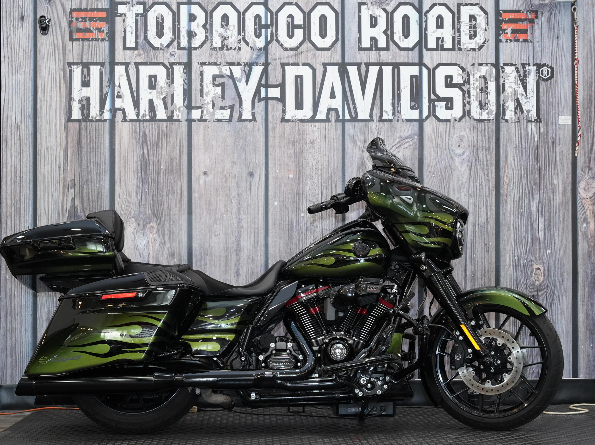 FLHXSE 2022 CVO™ Street Glide®