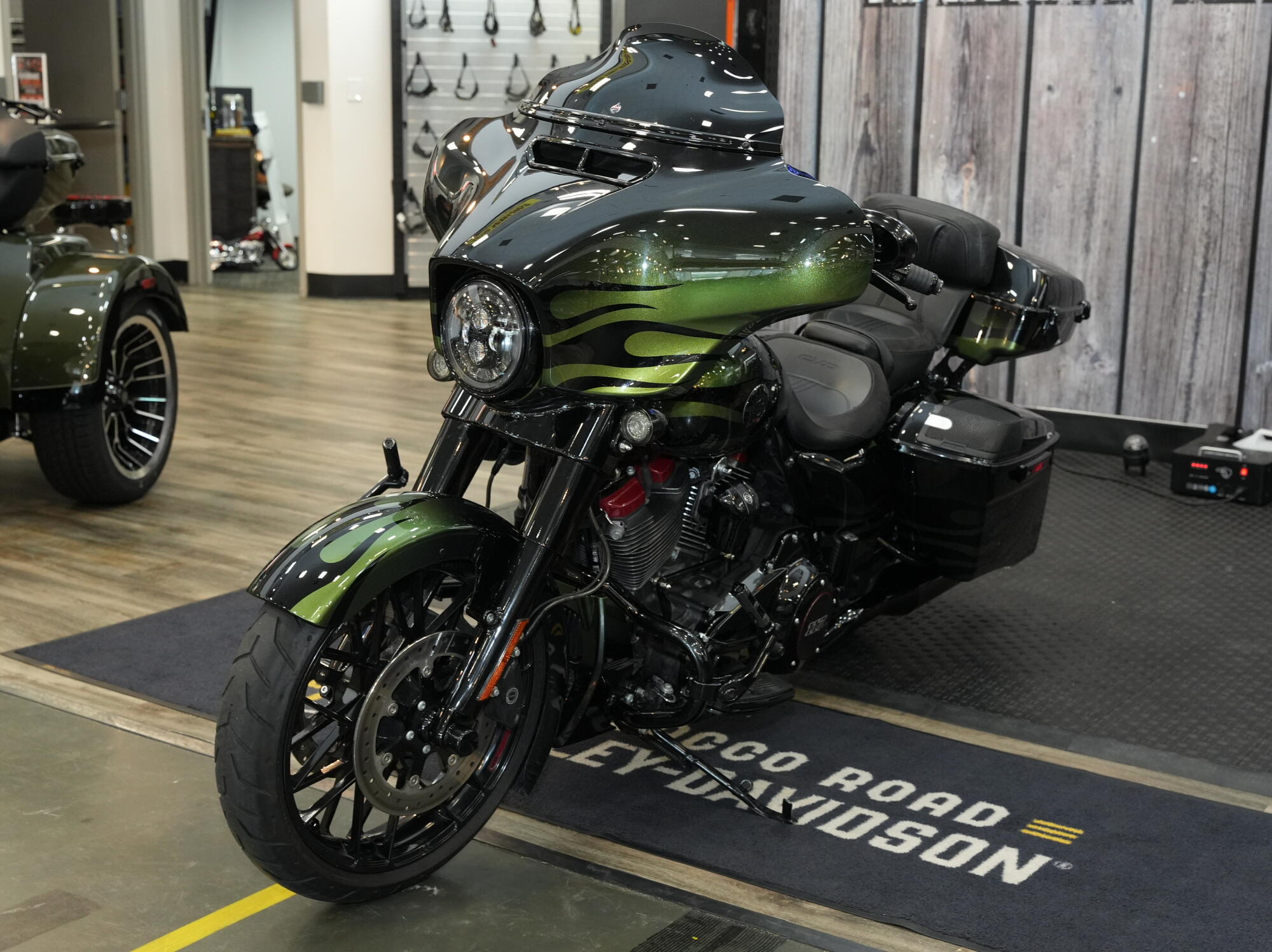 FLHXSE 2022 CVO™ Street Glide®, photo 8