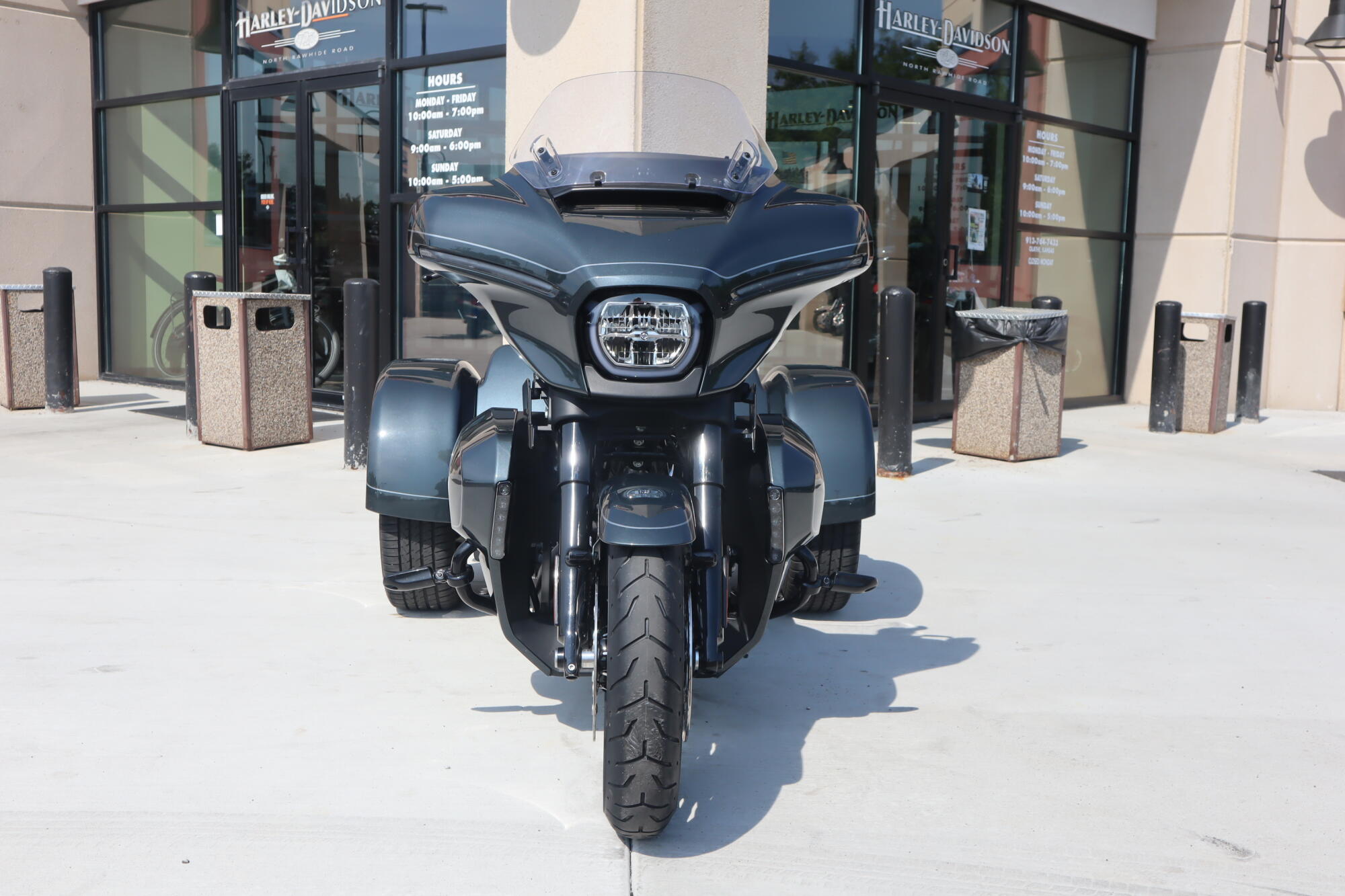 2026 Harley-Davidson® Street Glide® 3 Limited (FLHLT), photo 3