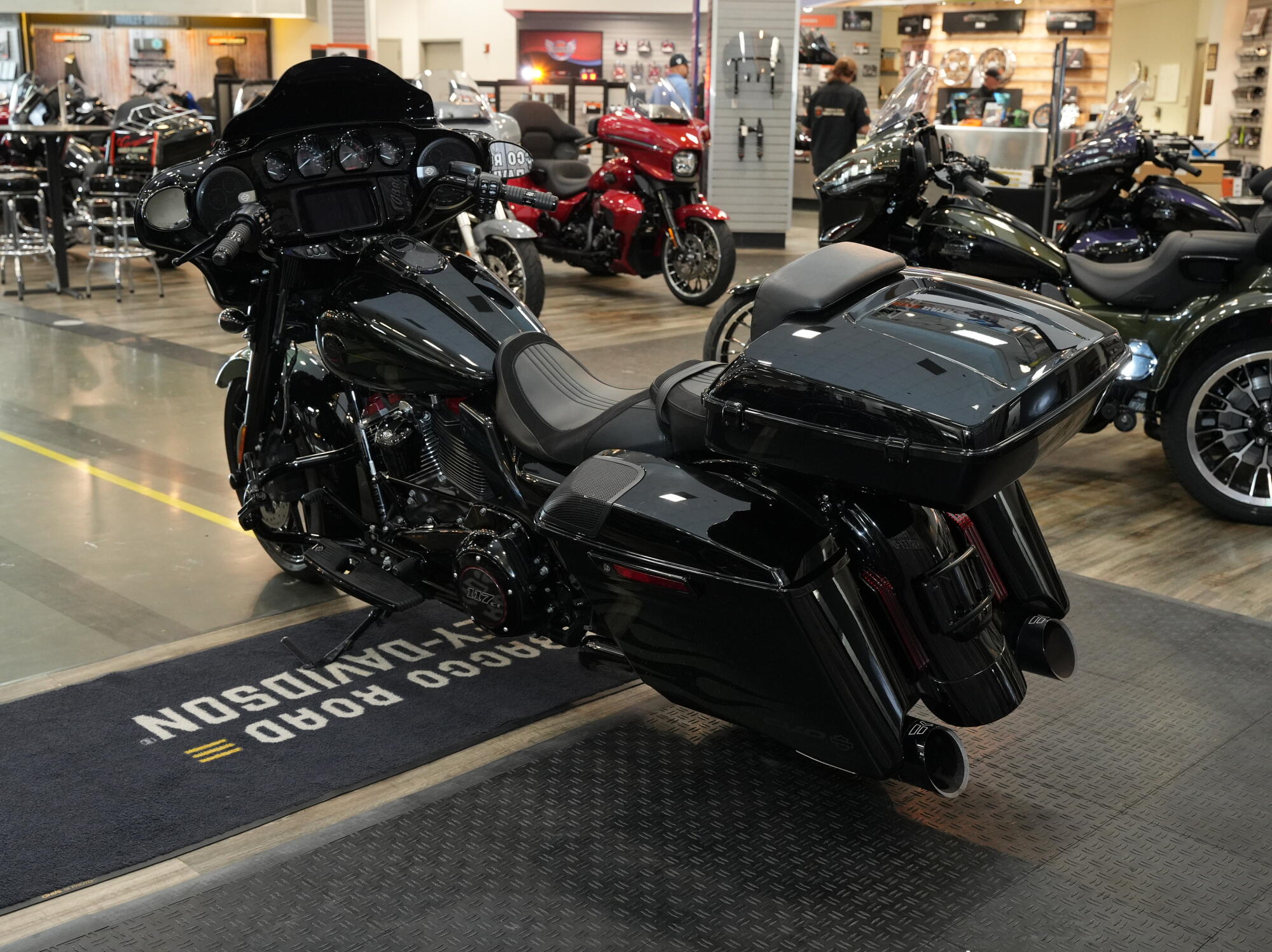 FLHXSE 2022 CVO™ Street Glide®, photo 10