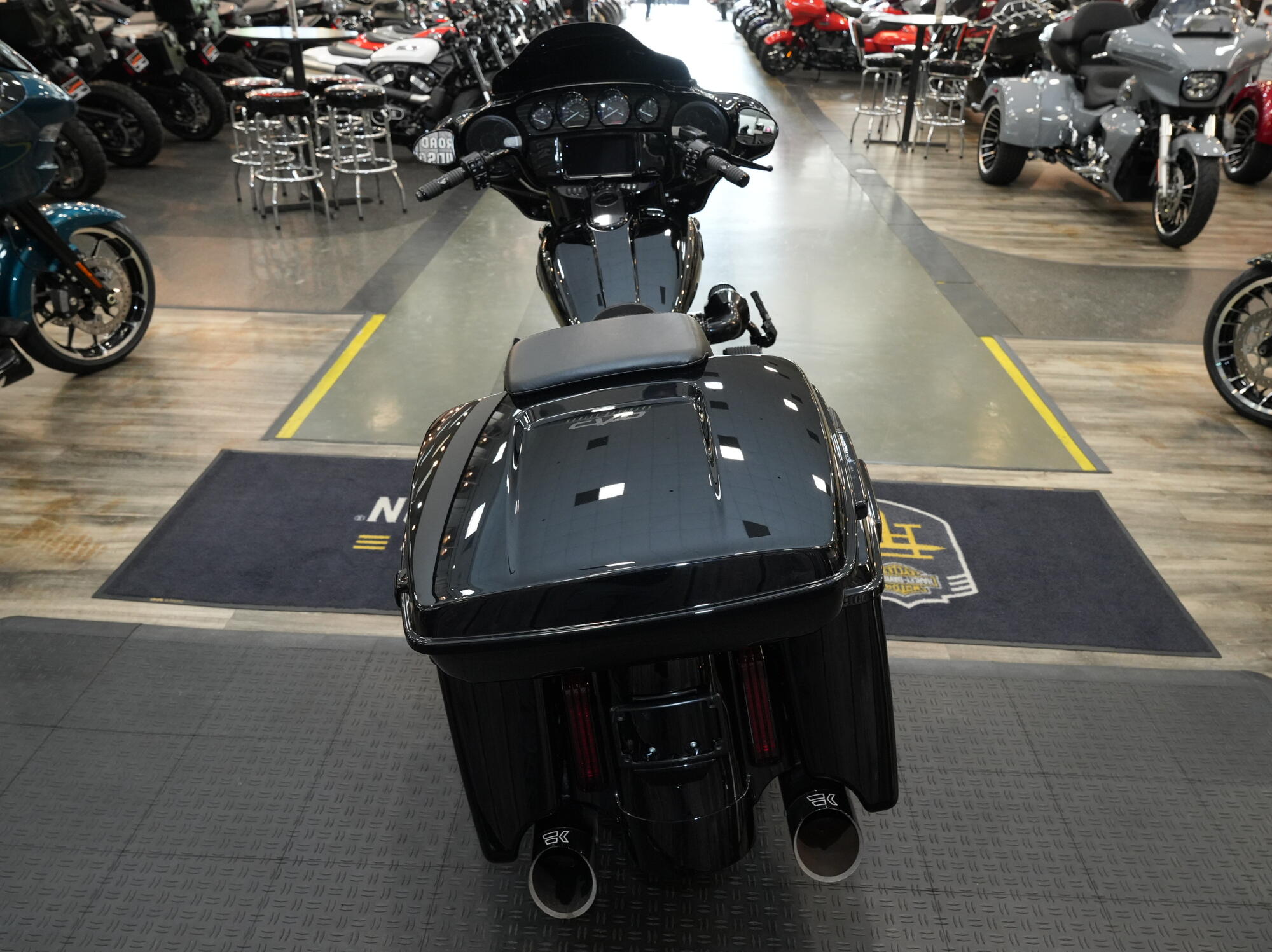 FLHXSE 2022 CVO™ Street Glide®, photo 11
