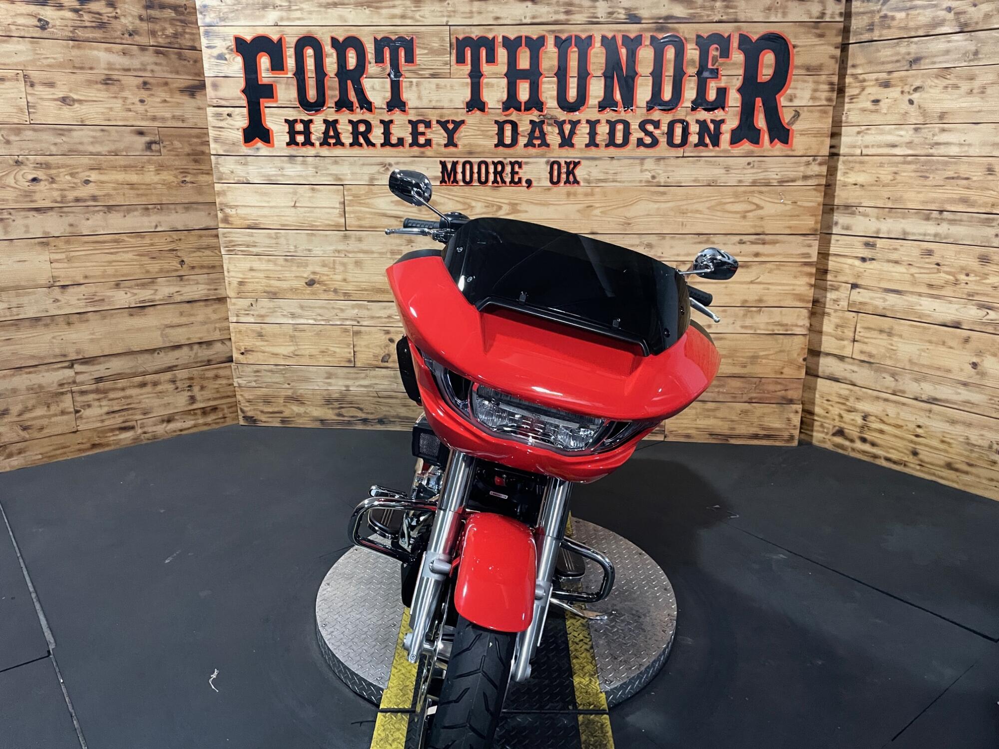 2026 Harley-Davidson® Road Glide® FLTRX, photo 4