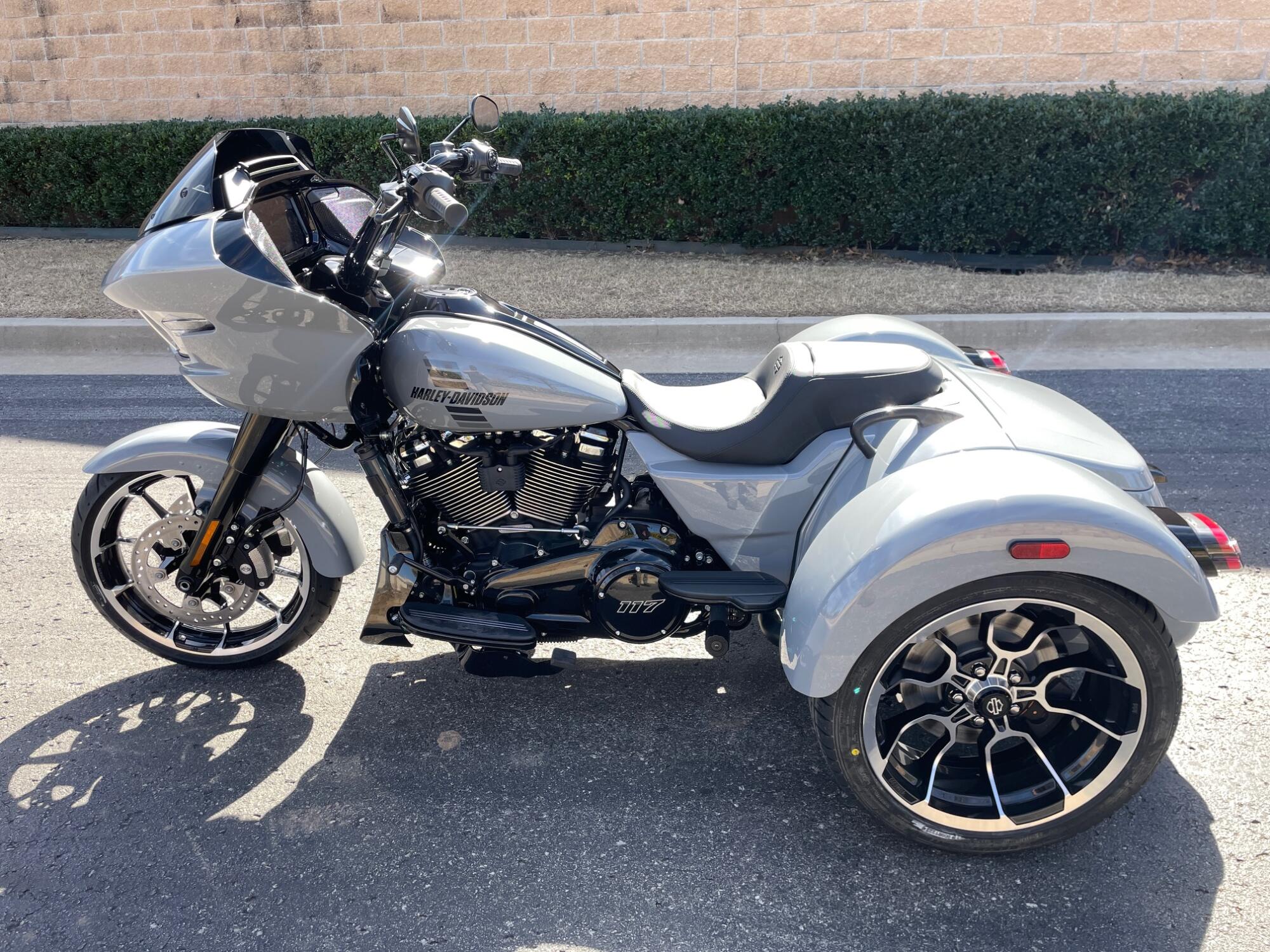 2026 Harley-Davidson® Road Glide 3 FLTRT, photo 7
